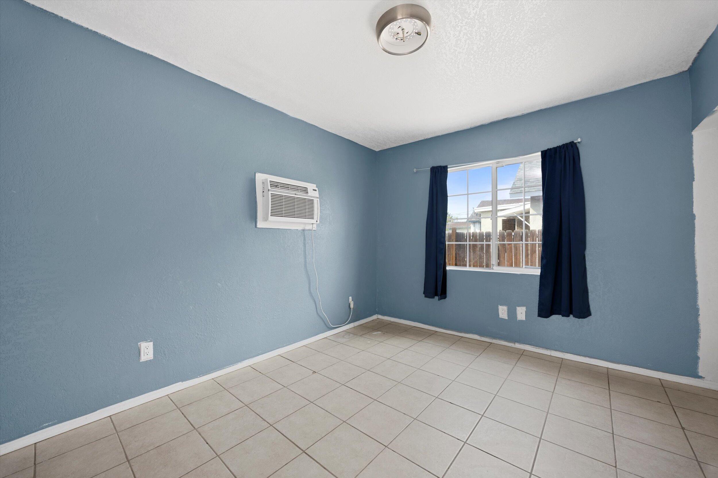 1425 Murdock St, Bakersfield, CA 93307