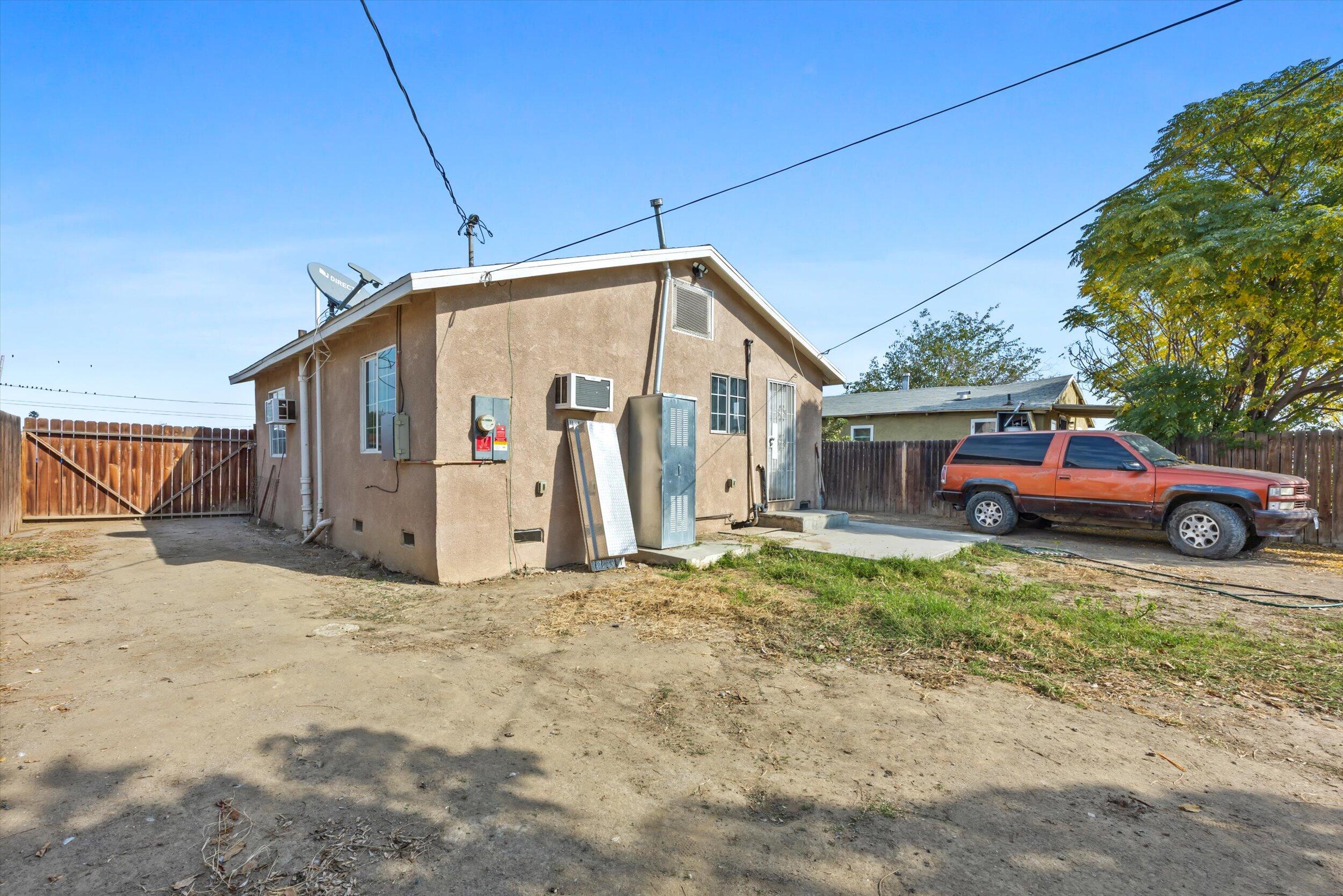 1425 Murdock St, Bakersfield, CA 93307