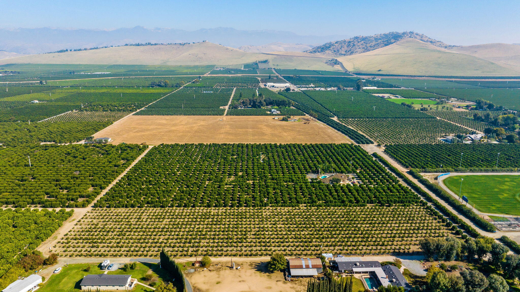 1435 E Palm Dr, Exeter, CA 93221