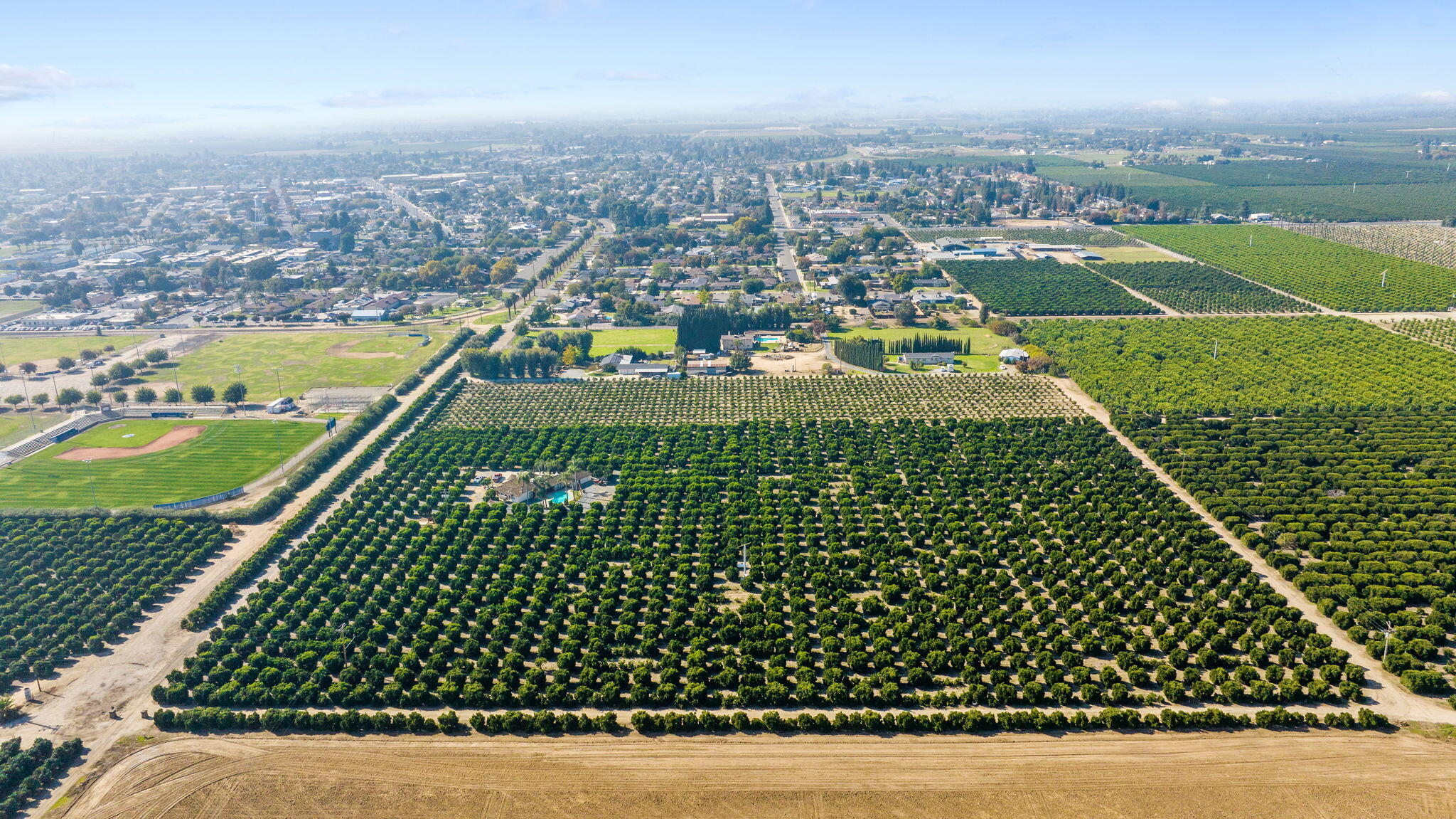 1435 E Palm Dr, Exeter, CA 93221