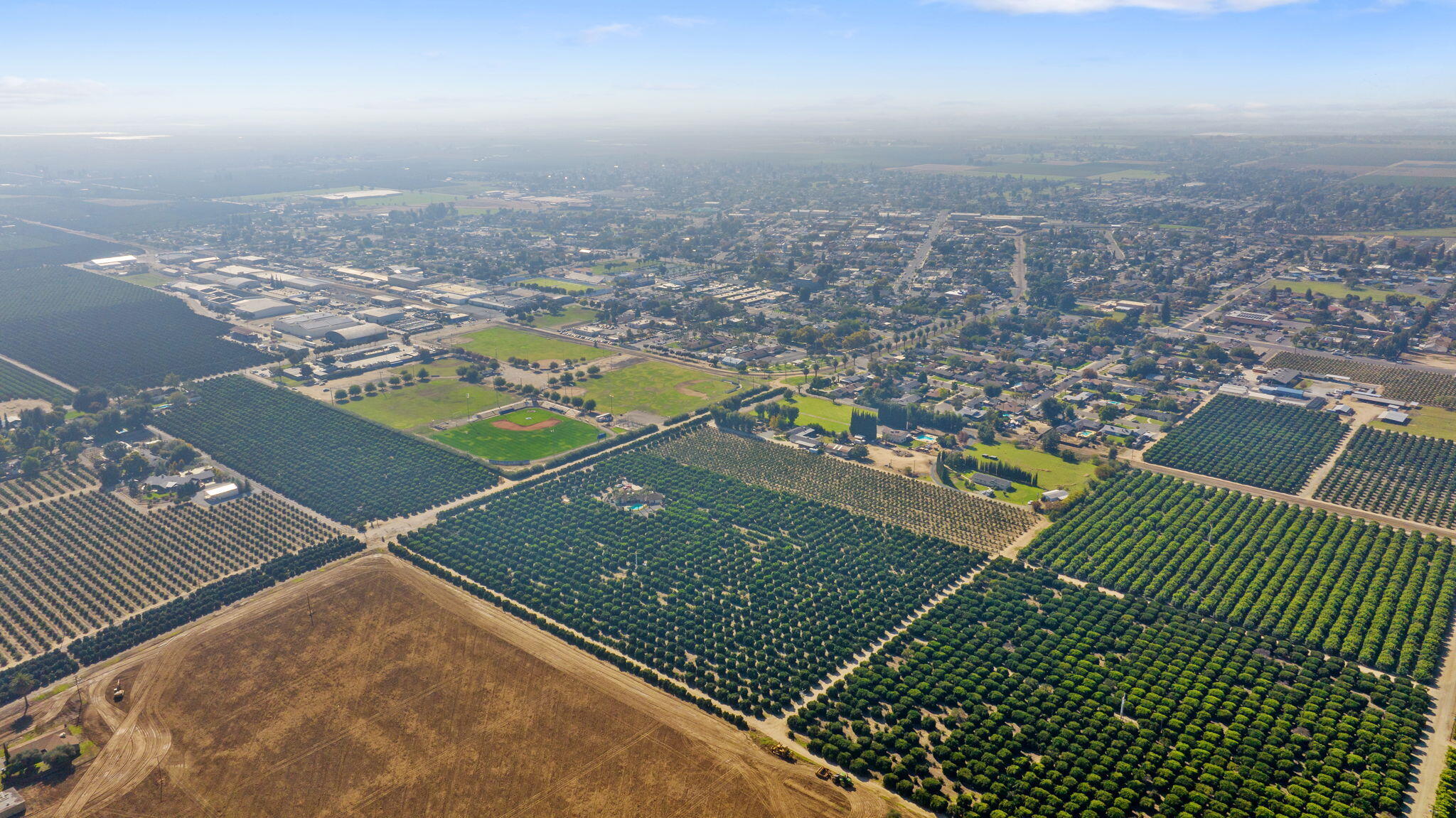 1435 E Palm Dr, Exeter, CA 93221