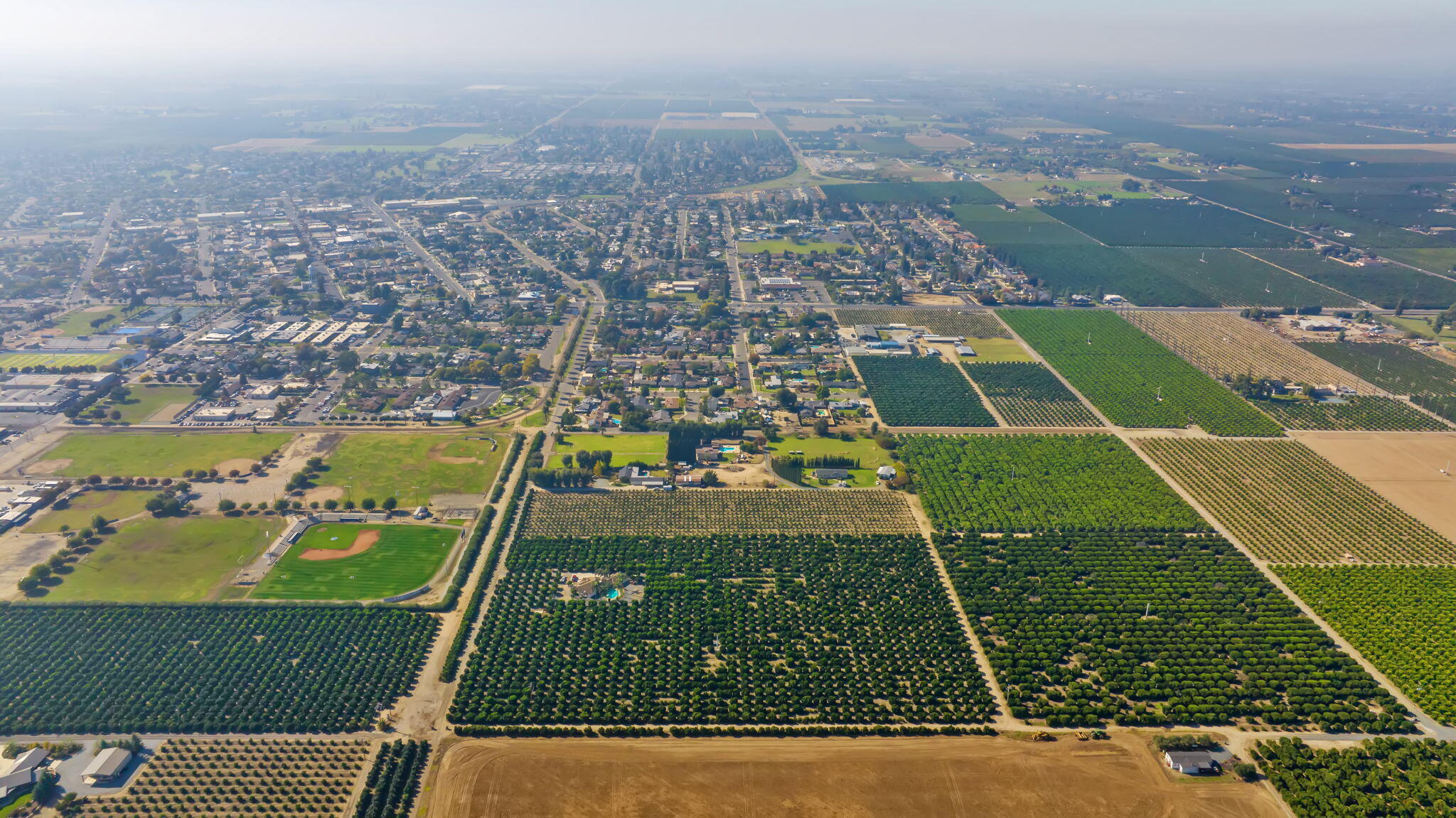 1435 E Palm Dr, Exeter, CA 93221