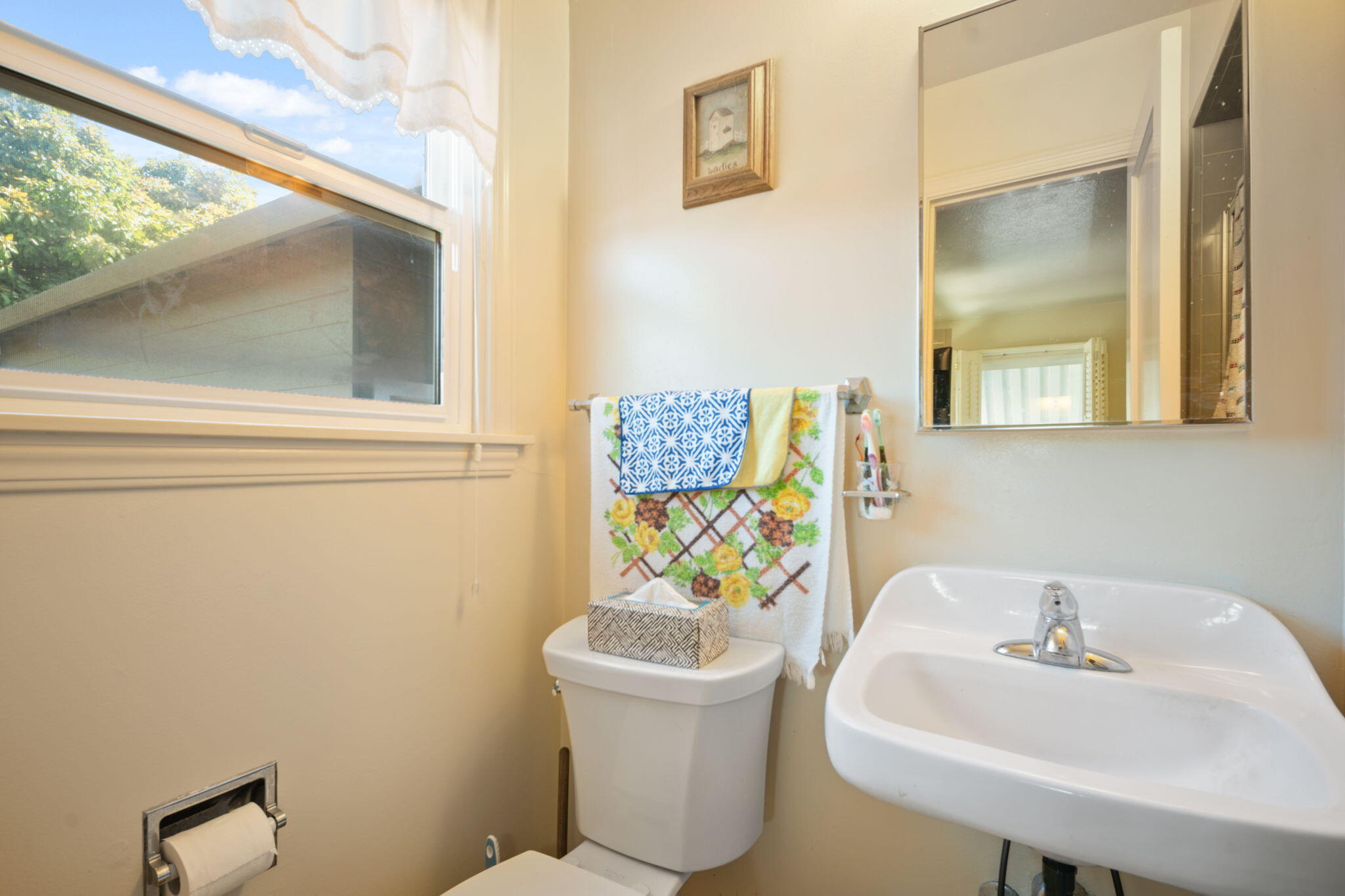 929 Capistrano Dr, Salinas, CA 93901