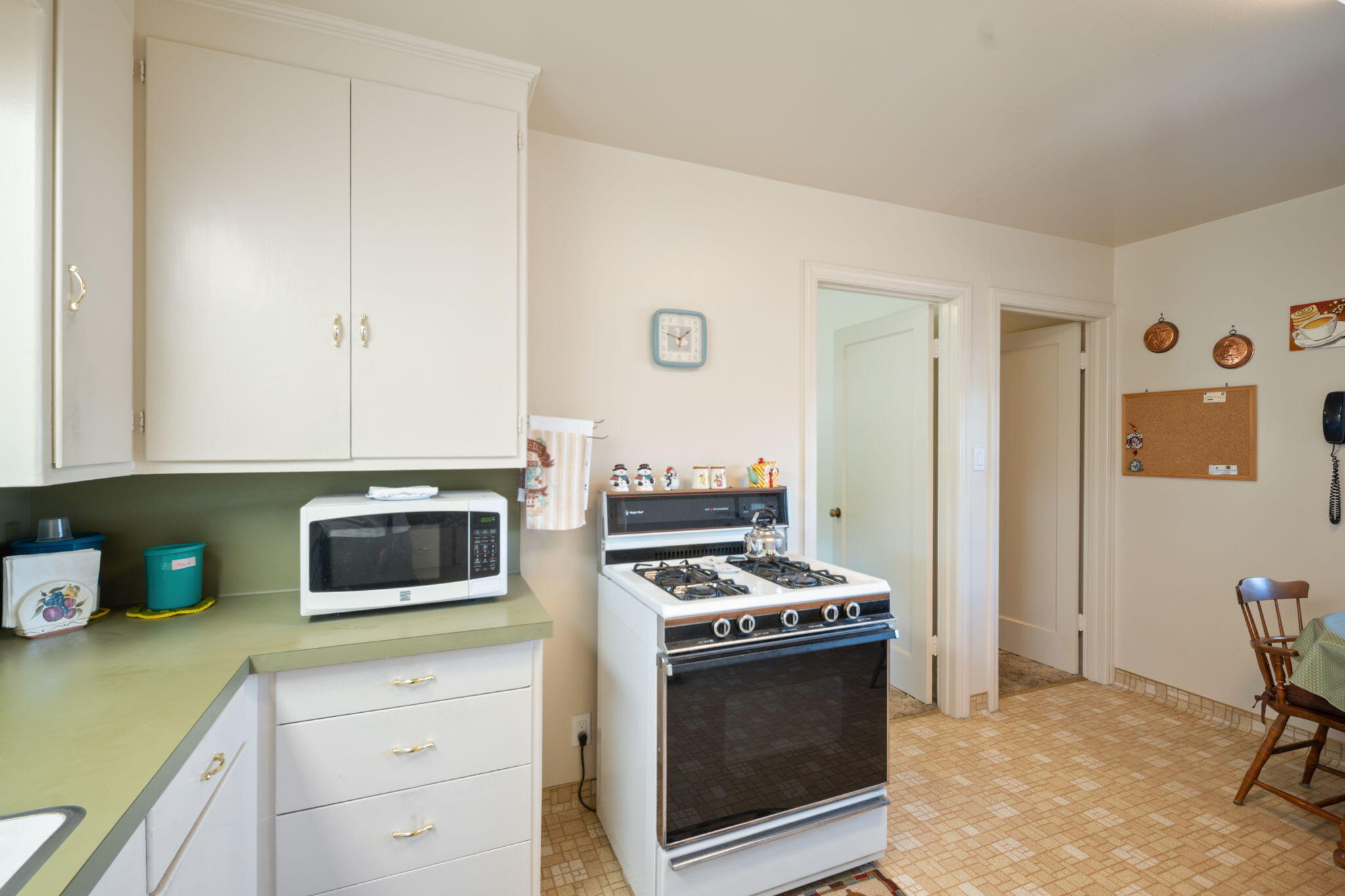 929 Capistrano Dr, Salinas, CA 93901