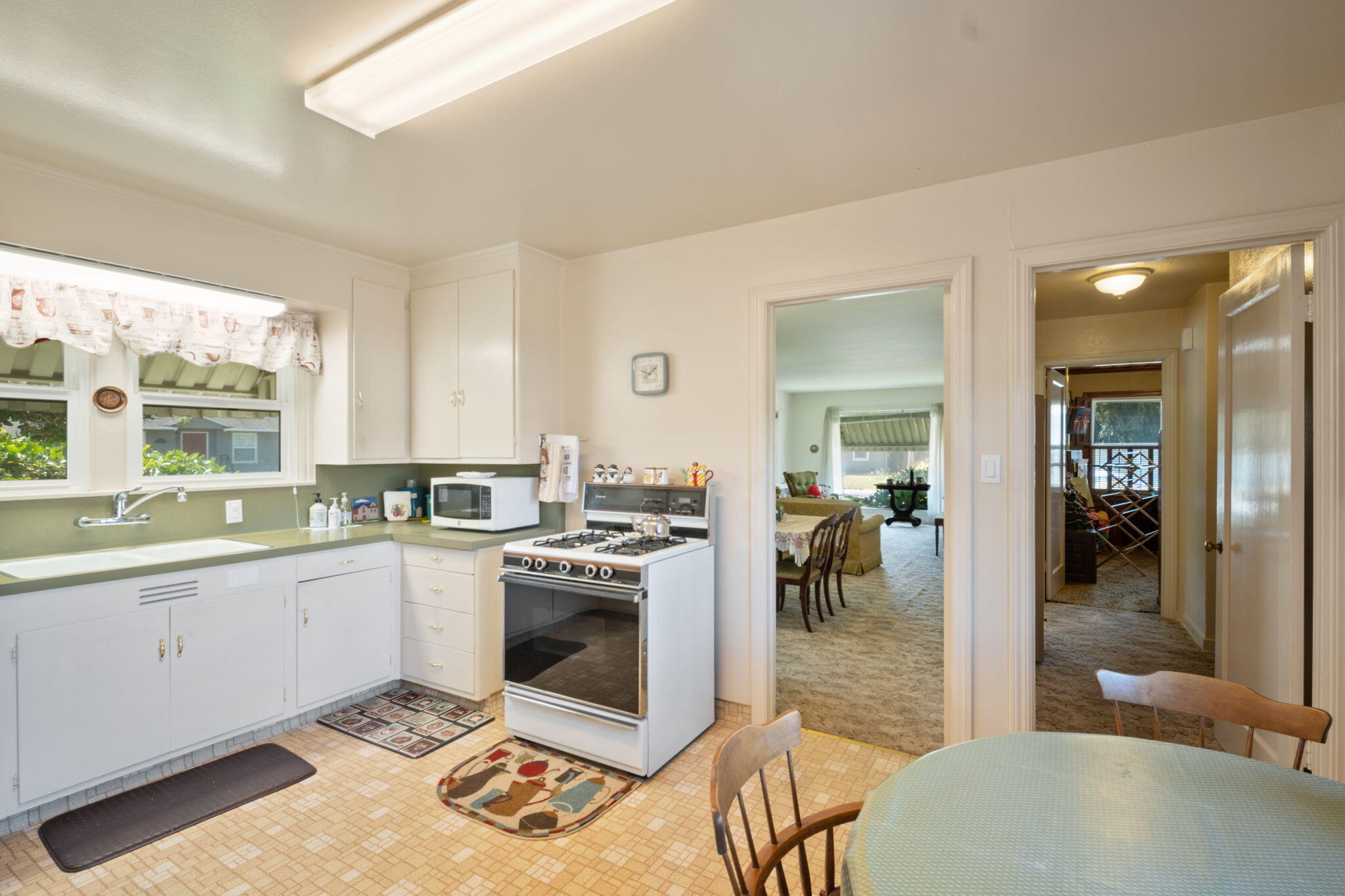 929 Capistrano Dr, Salinas, CA 93901