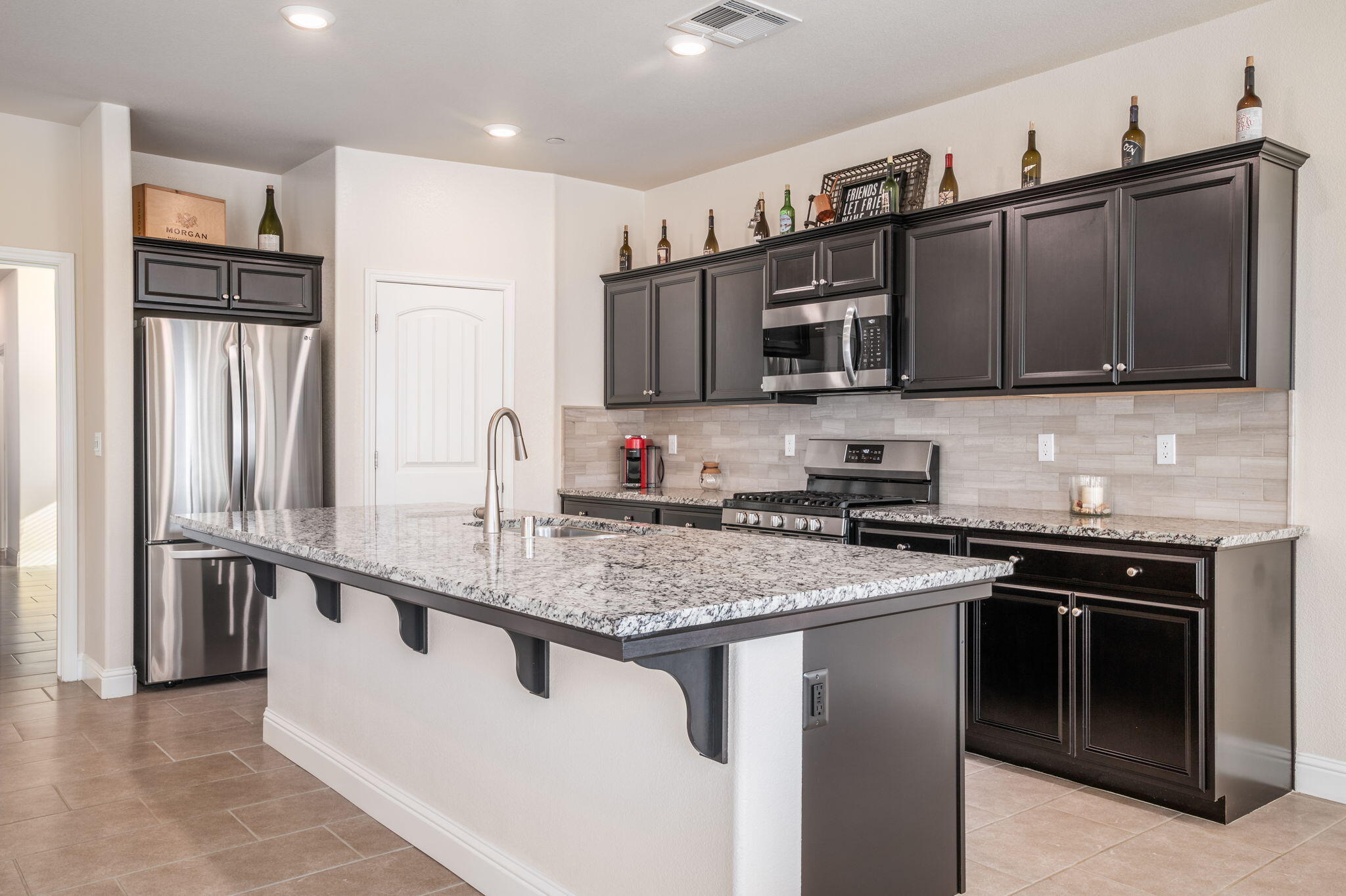 1797 Clearwater St, Tulare, CA 93274