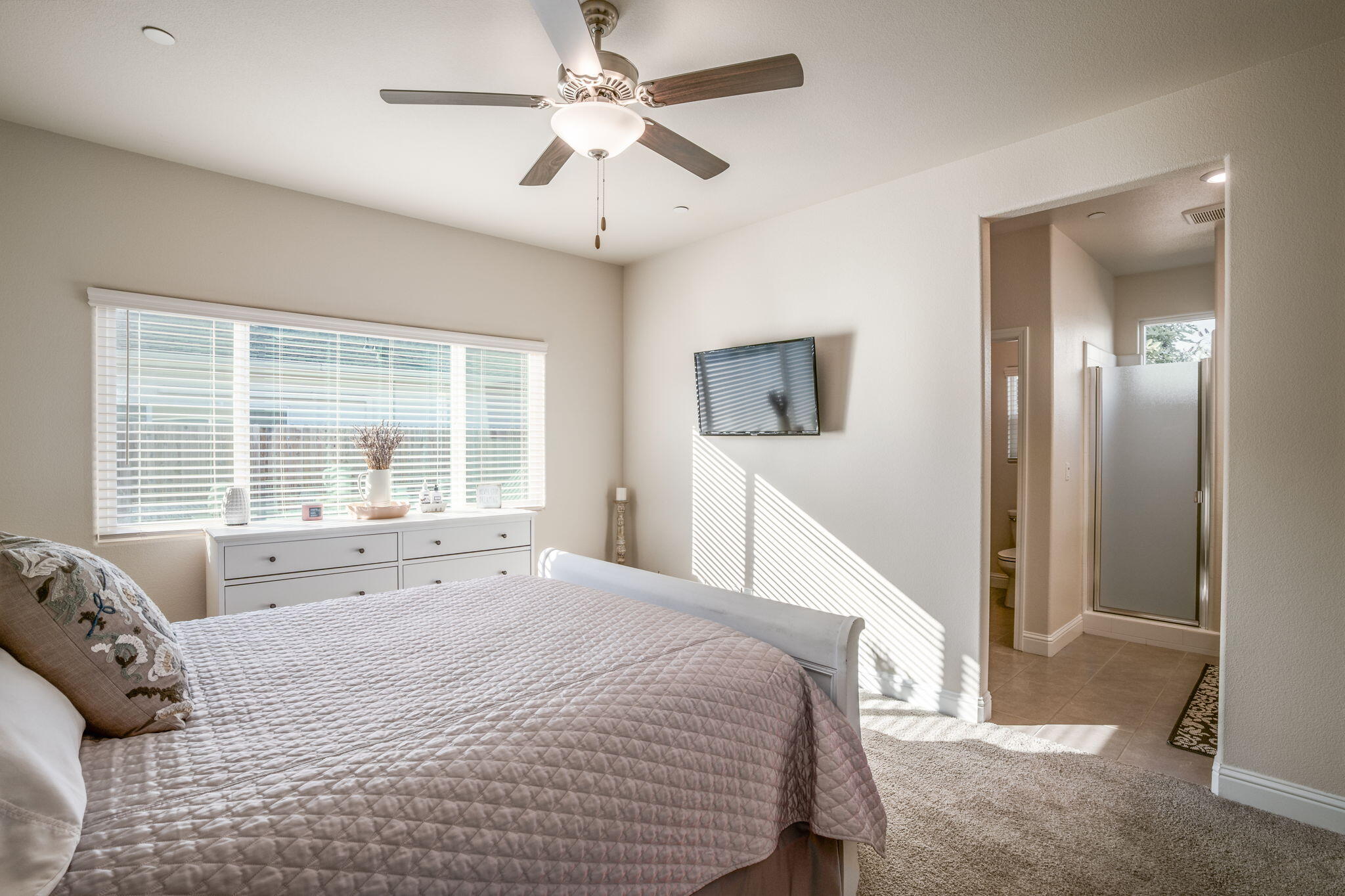 1797 Clearwater St, Tulare, CA 93274