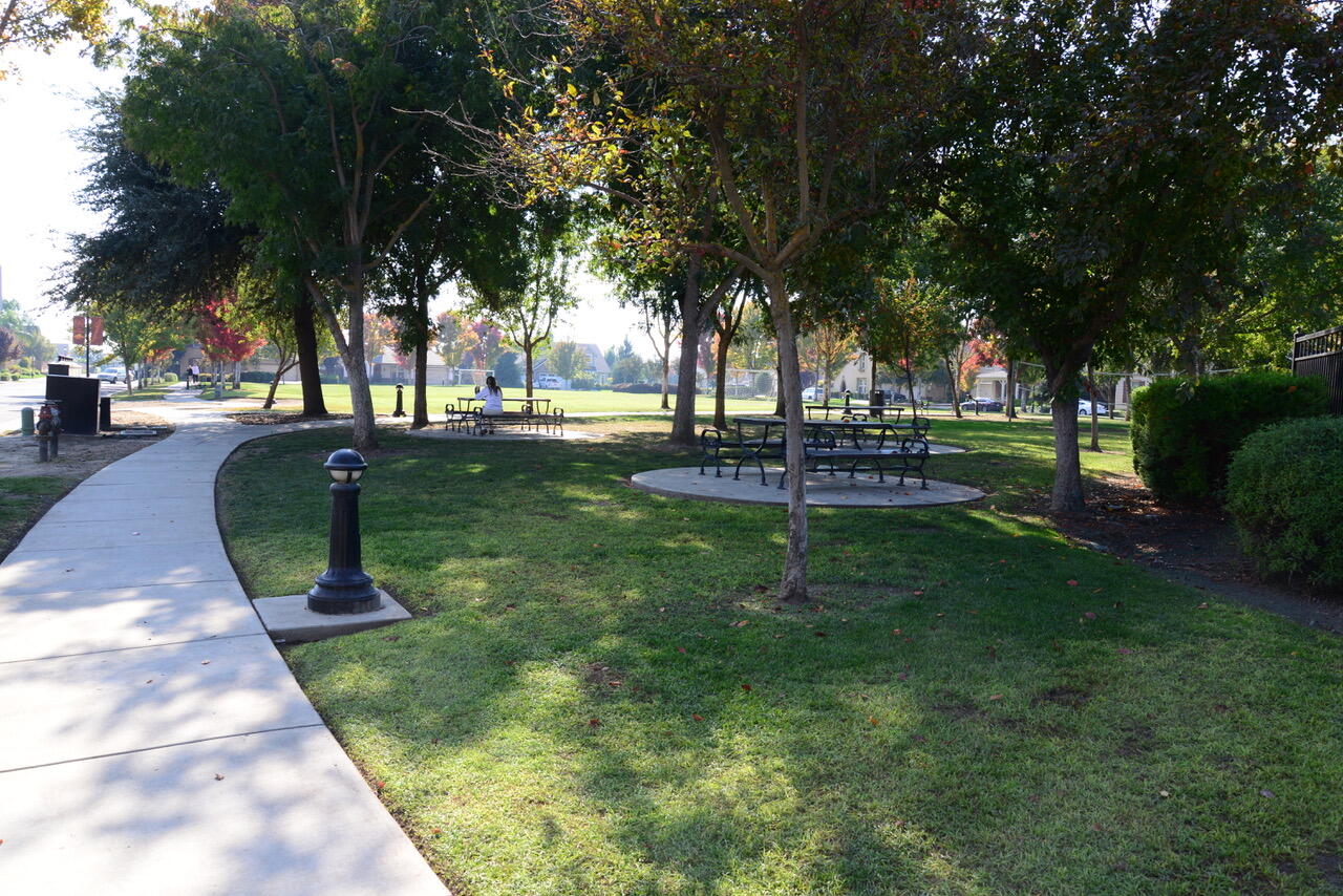 1797 Clearwater St, Tulare, CA 93274