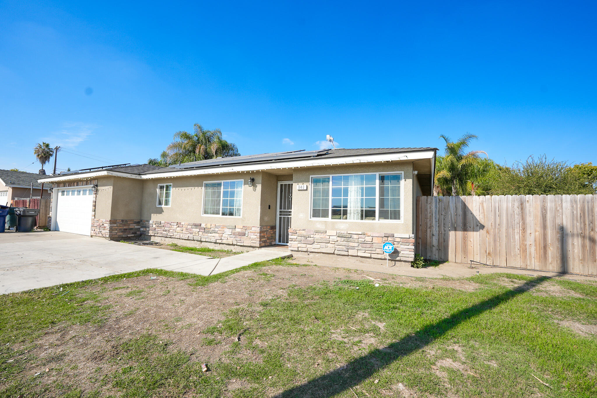 840 E Bardsley Ave, Tulare, CA 93274