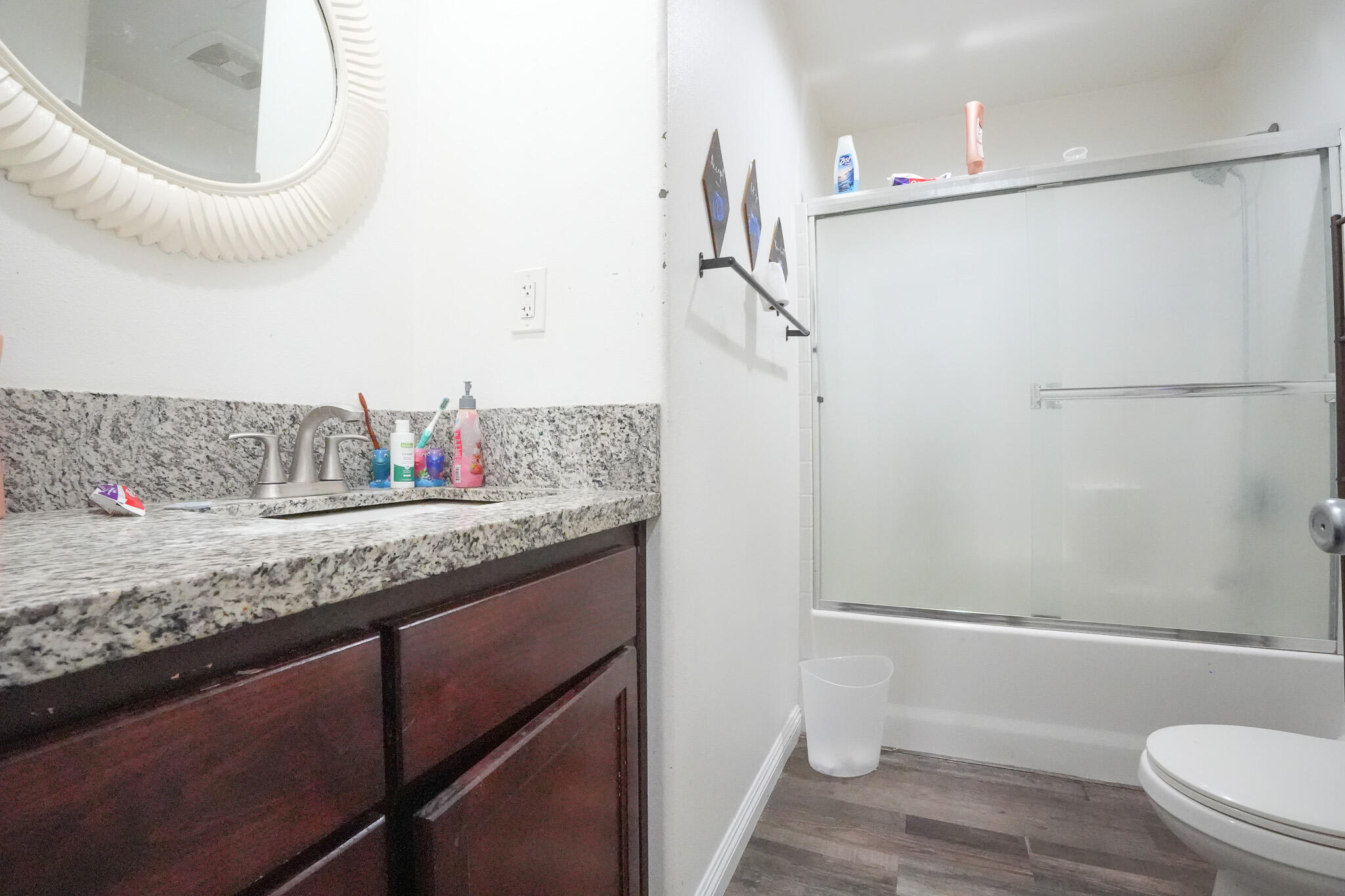 840 E Bardsley Ave, Tulare, CA 93274