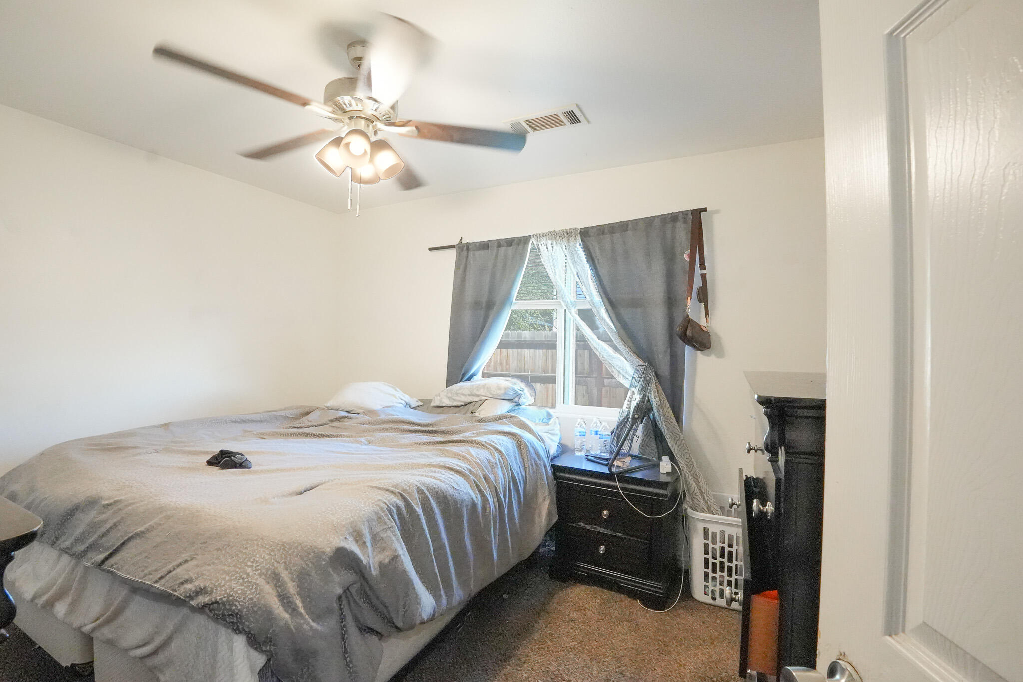 840 E Bardsley Ave, Tulare, CA 93274