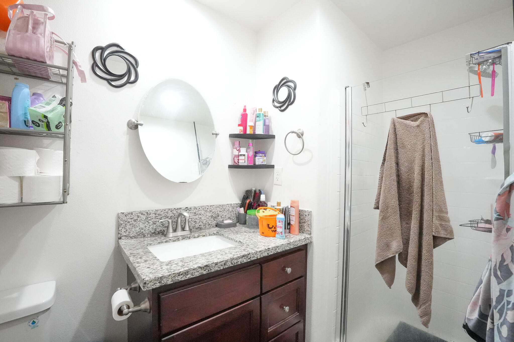 840 E Bardsley Ave, Tulare, CA 93274