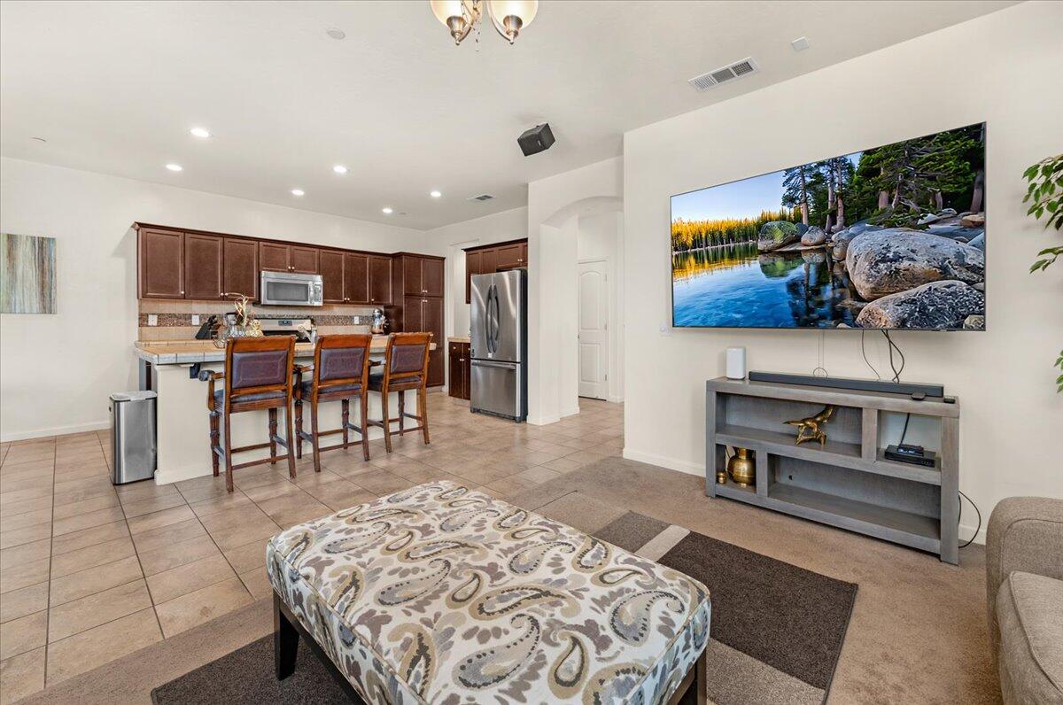 3031 SE La Vida Ct, Visalia, CA 93291