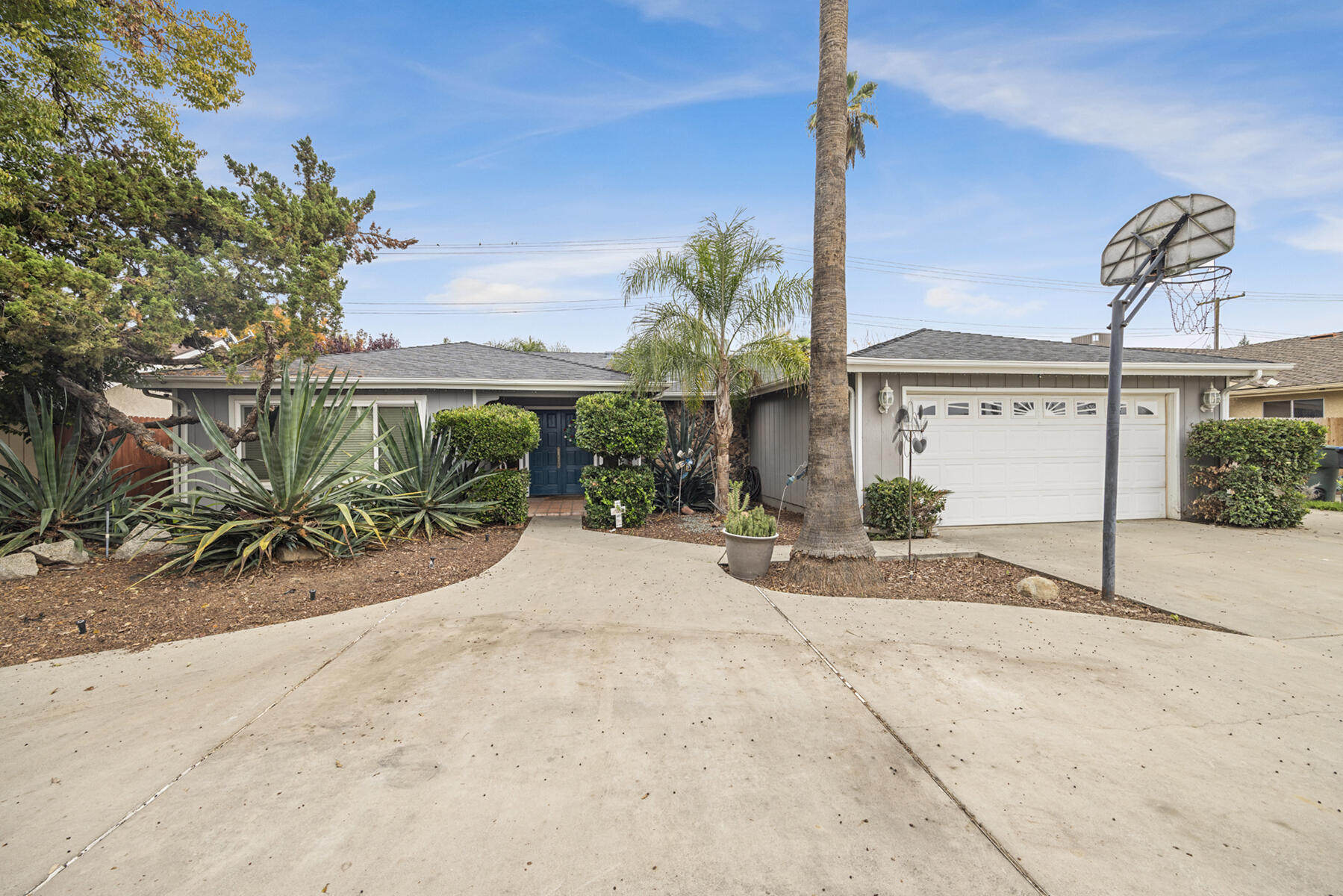 2030 S Woodland St, Visalia, CA 93277