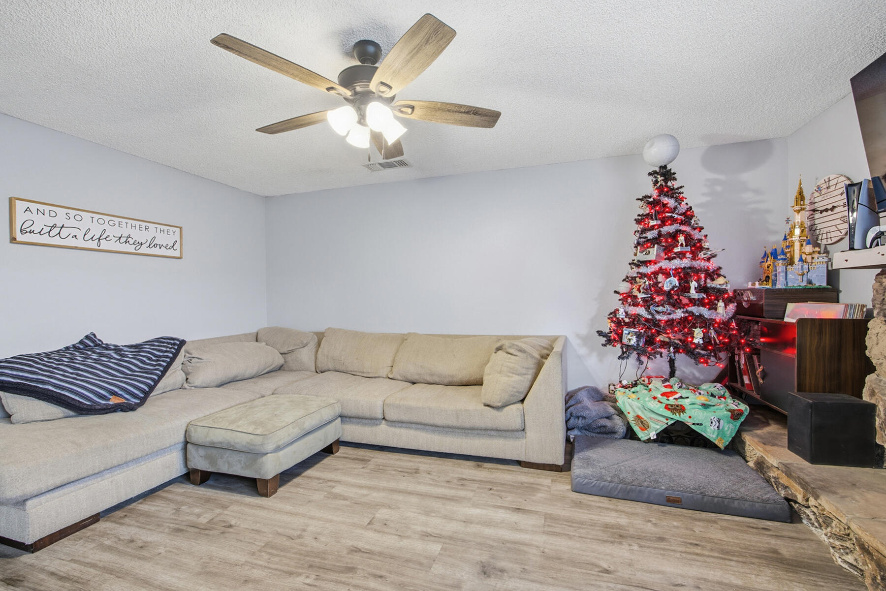 2030 S Woodland St, Visalia, CA 93277