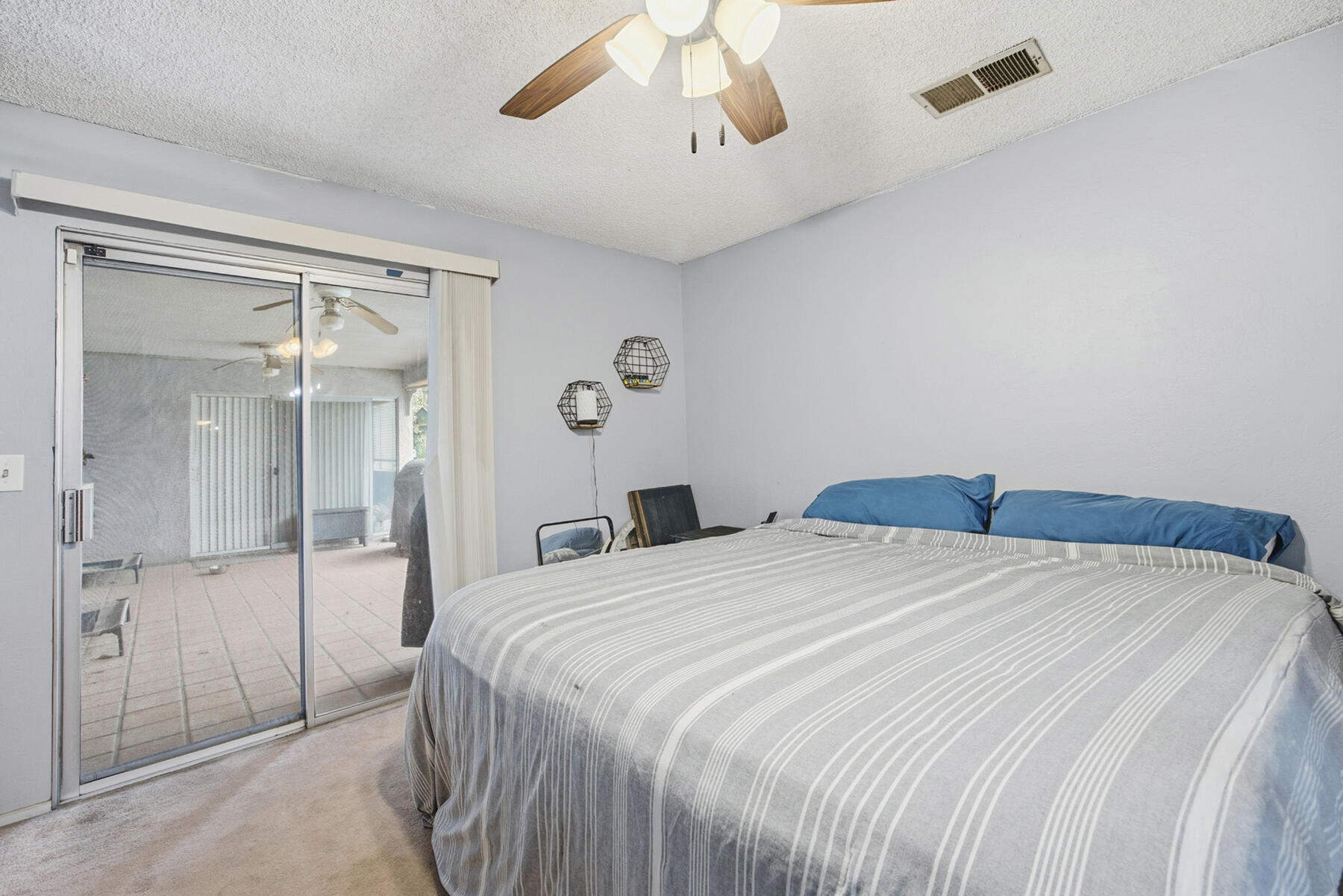 2030 S Woodland St, Visalia, CA 93277