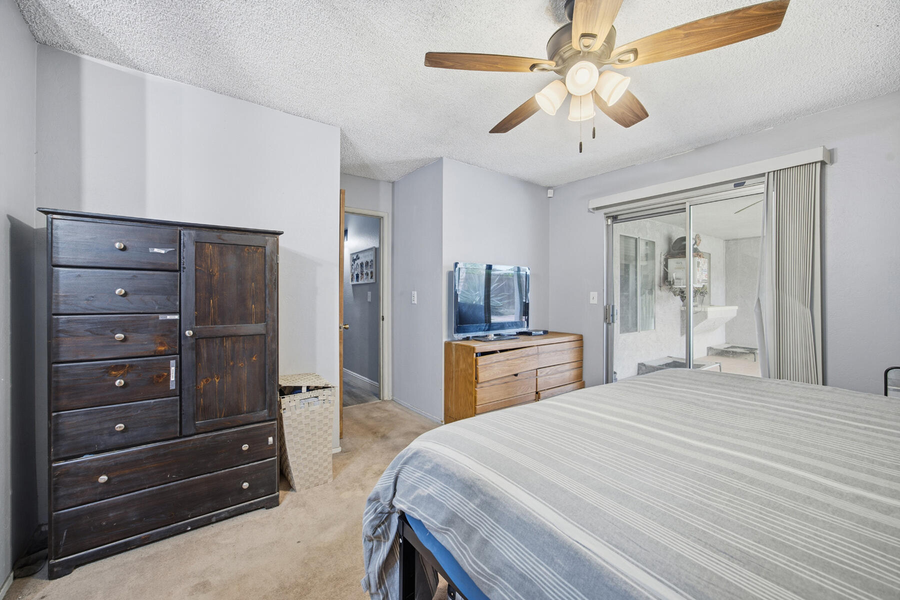 2030 S Woodland St, Visalia, CA 93277