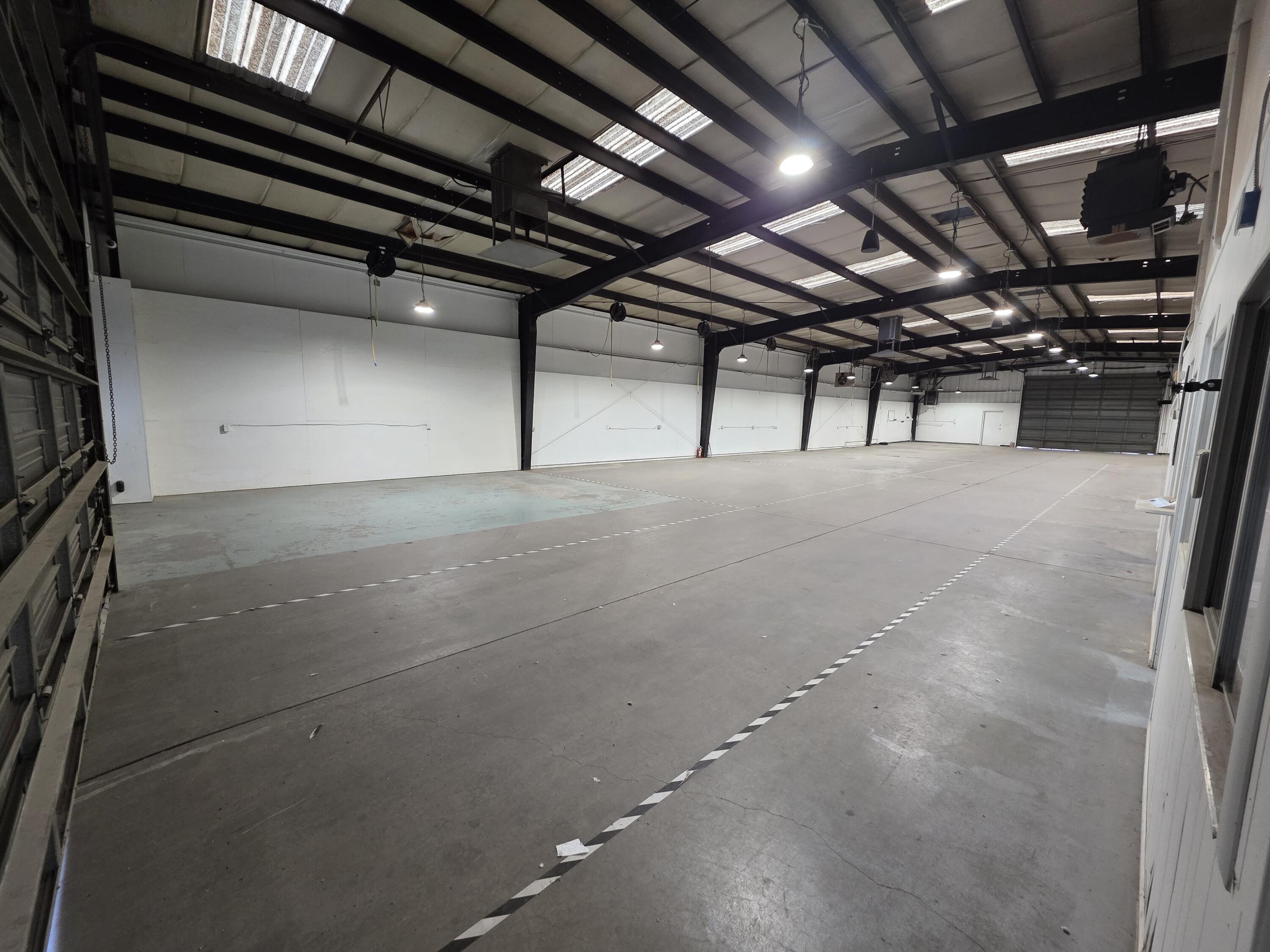 727 E Center Ave, Visalia, CA 93292