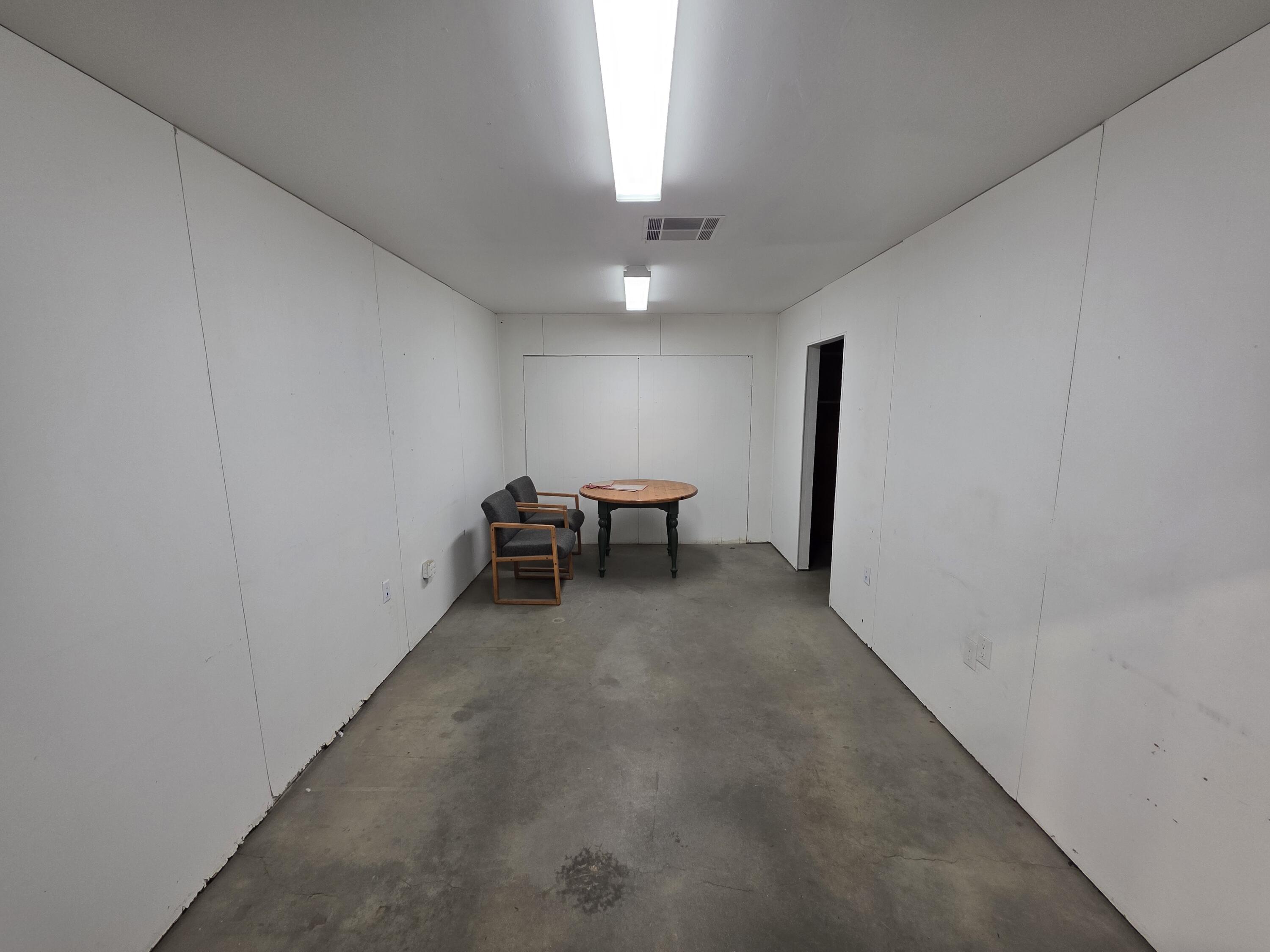 727 E Center Ave, Visalia, CA 93292