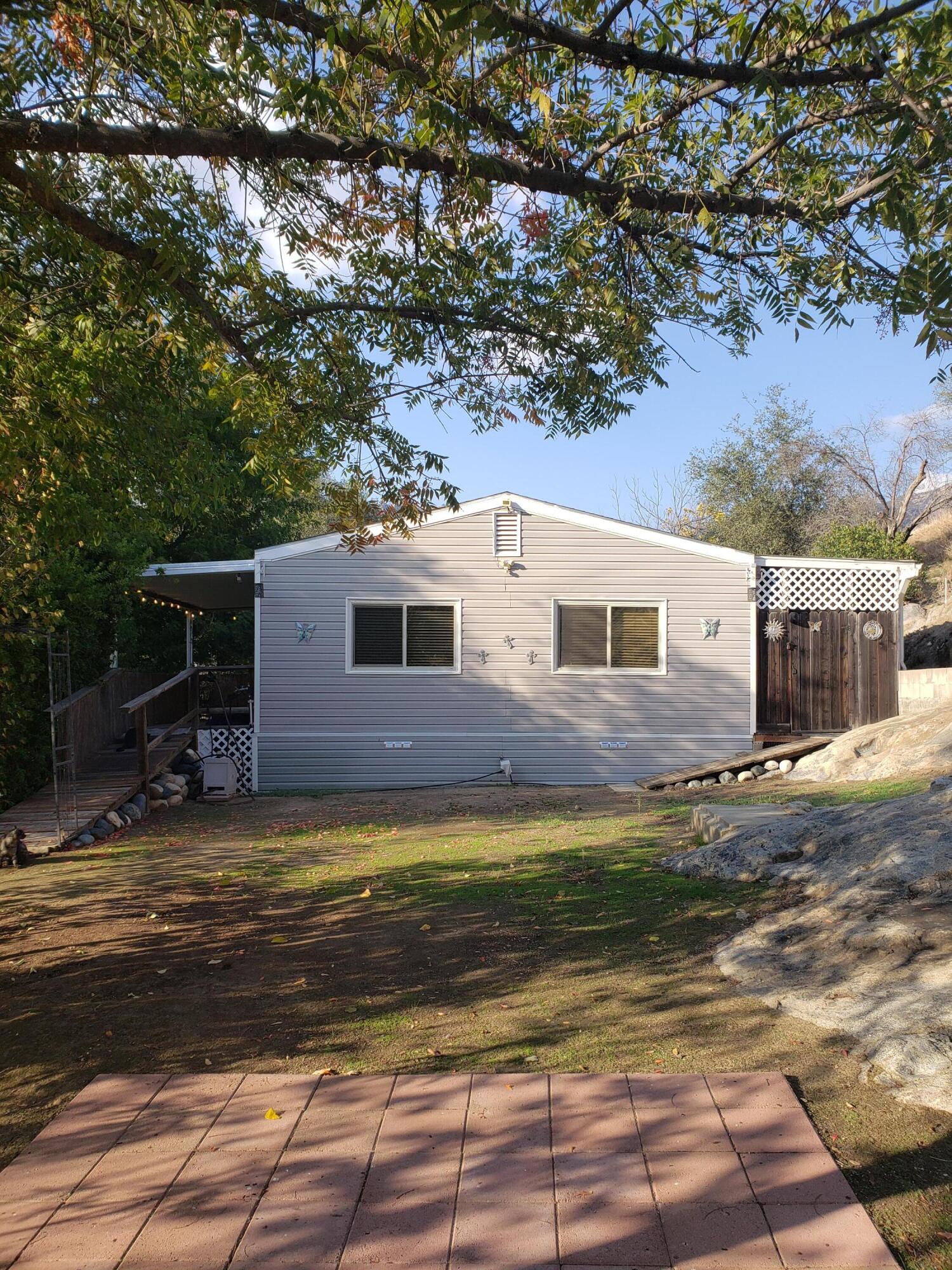 43000 Sierra Dr #20, Three Rivers, CA 93271