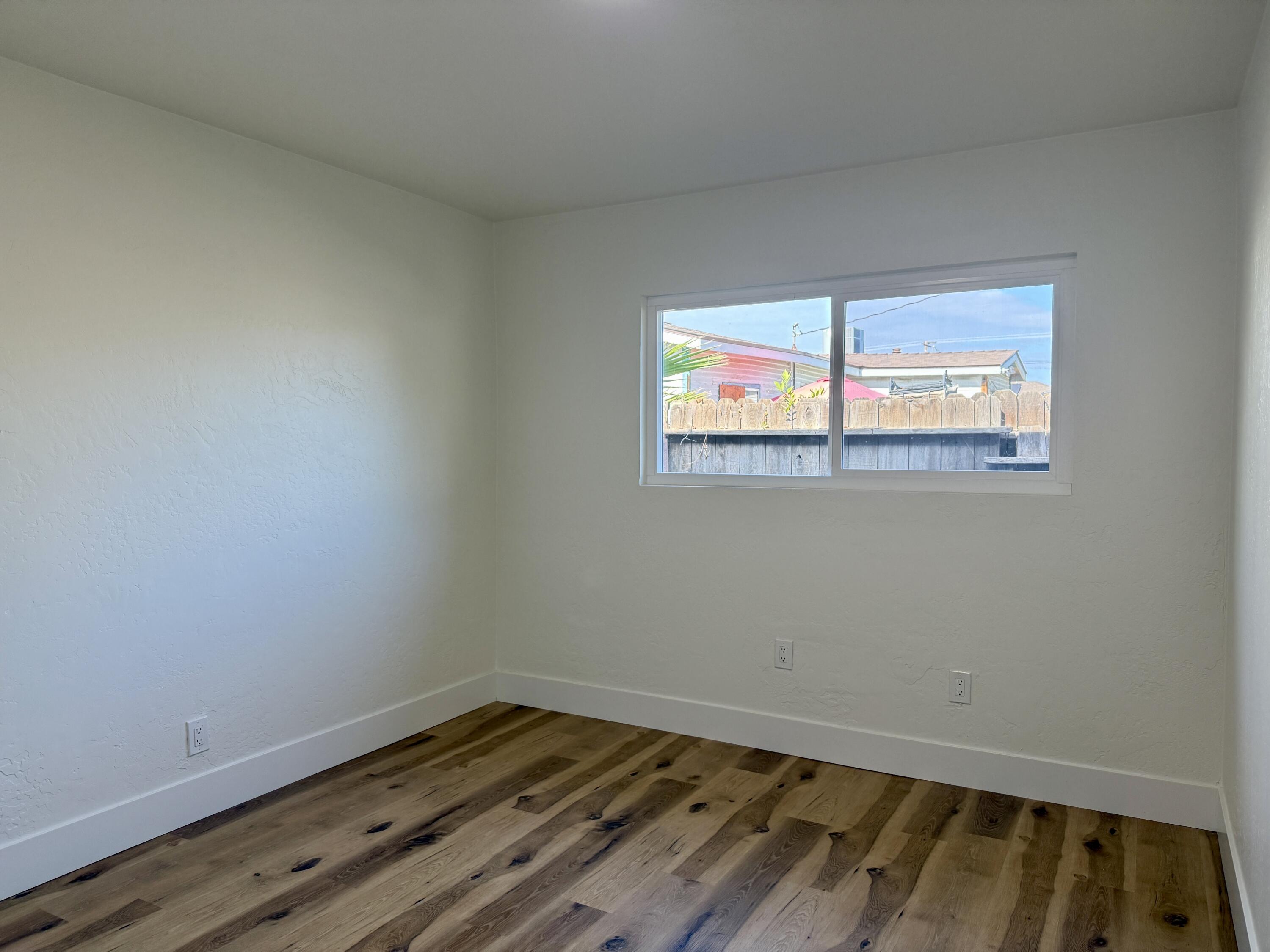 438 N Magnolia Ave, Farmersville, CA 93223