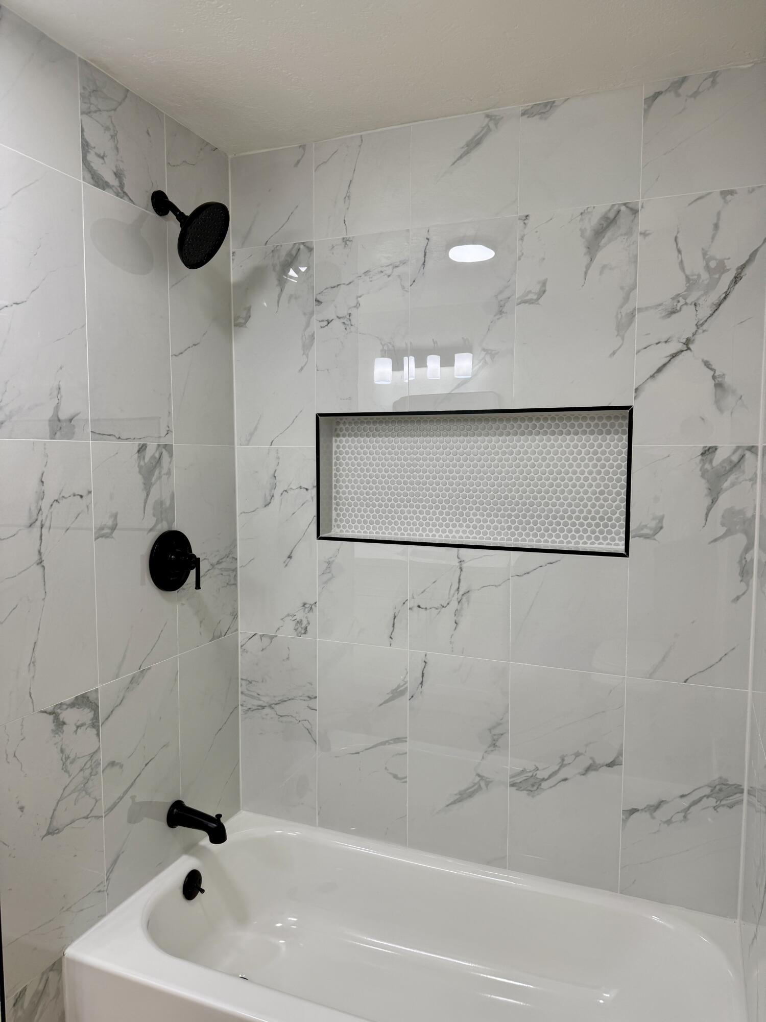 438 N Magnolia Ave, Farmersville, CA 93223