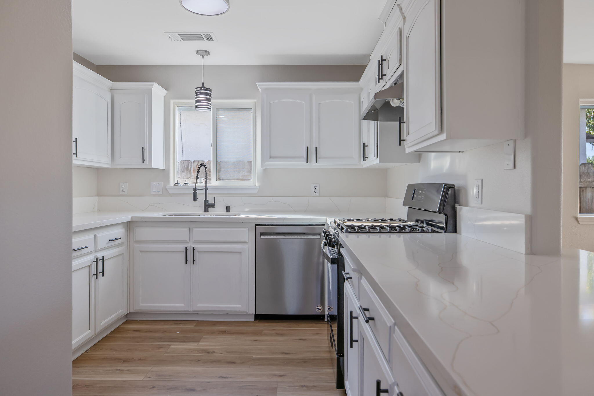 1633 Chase Ave, Corcoran, CA 93212