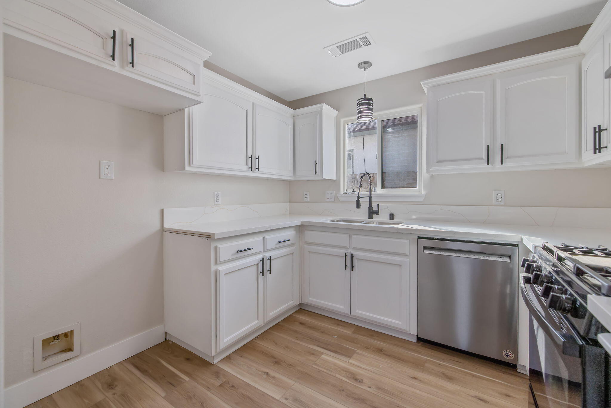 1633 Chase Ave, Corcoran, CA 93212