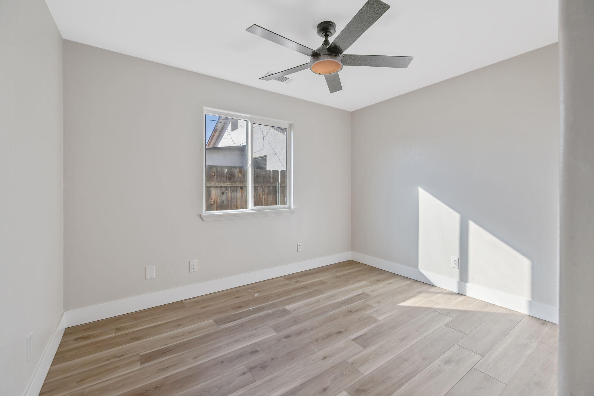 1633 Chase Ave, Corcoran, CA 93212