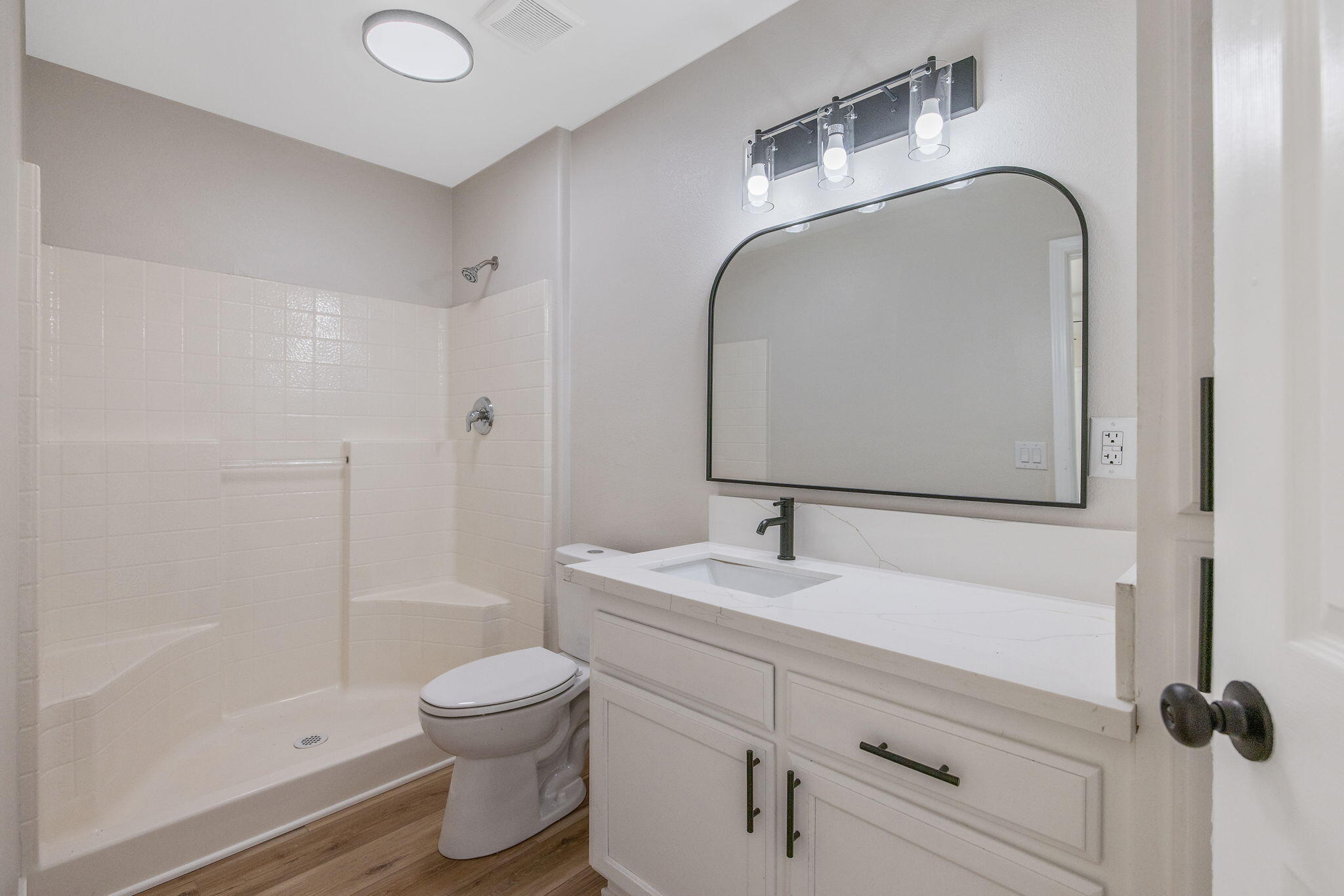 1633 Chase Ave, Corcoran, CA 93212