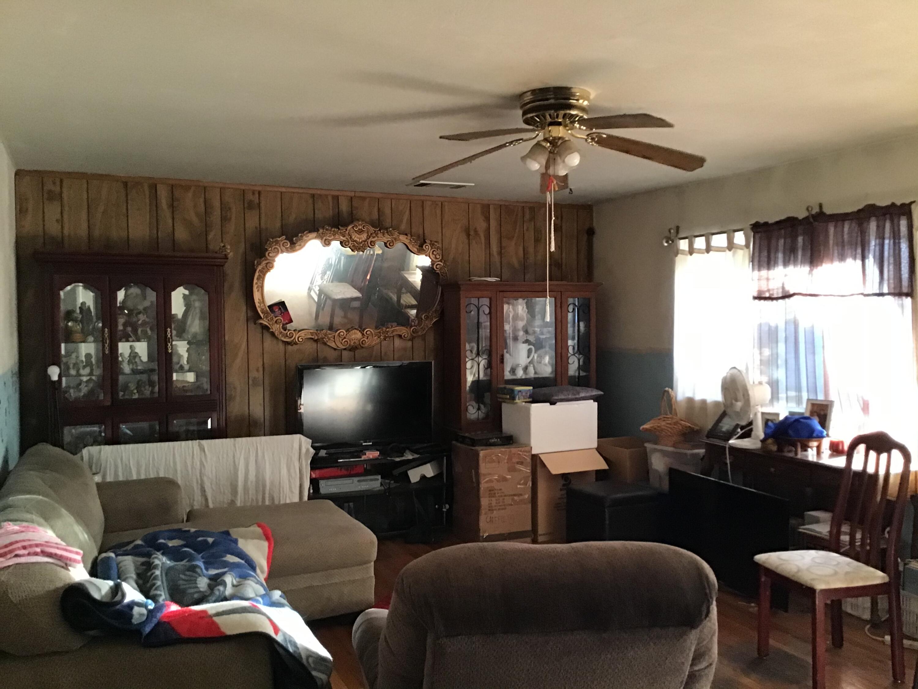 12957 Ledbetter Dr, Orosi, CA 93647