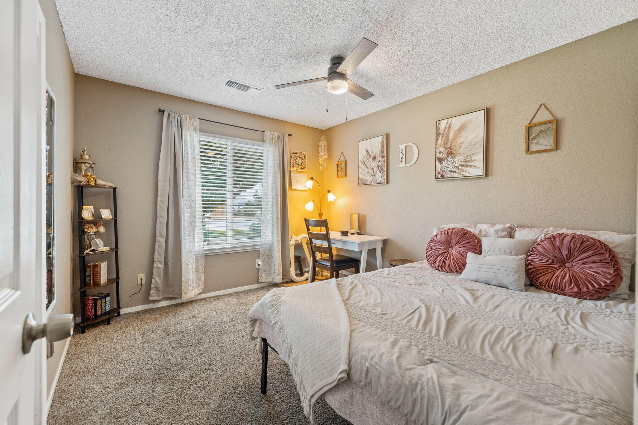 1128 N Jefferson St, Tulare, CA 93274