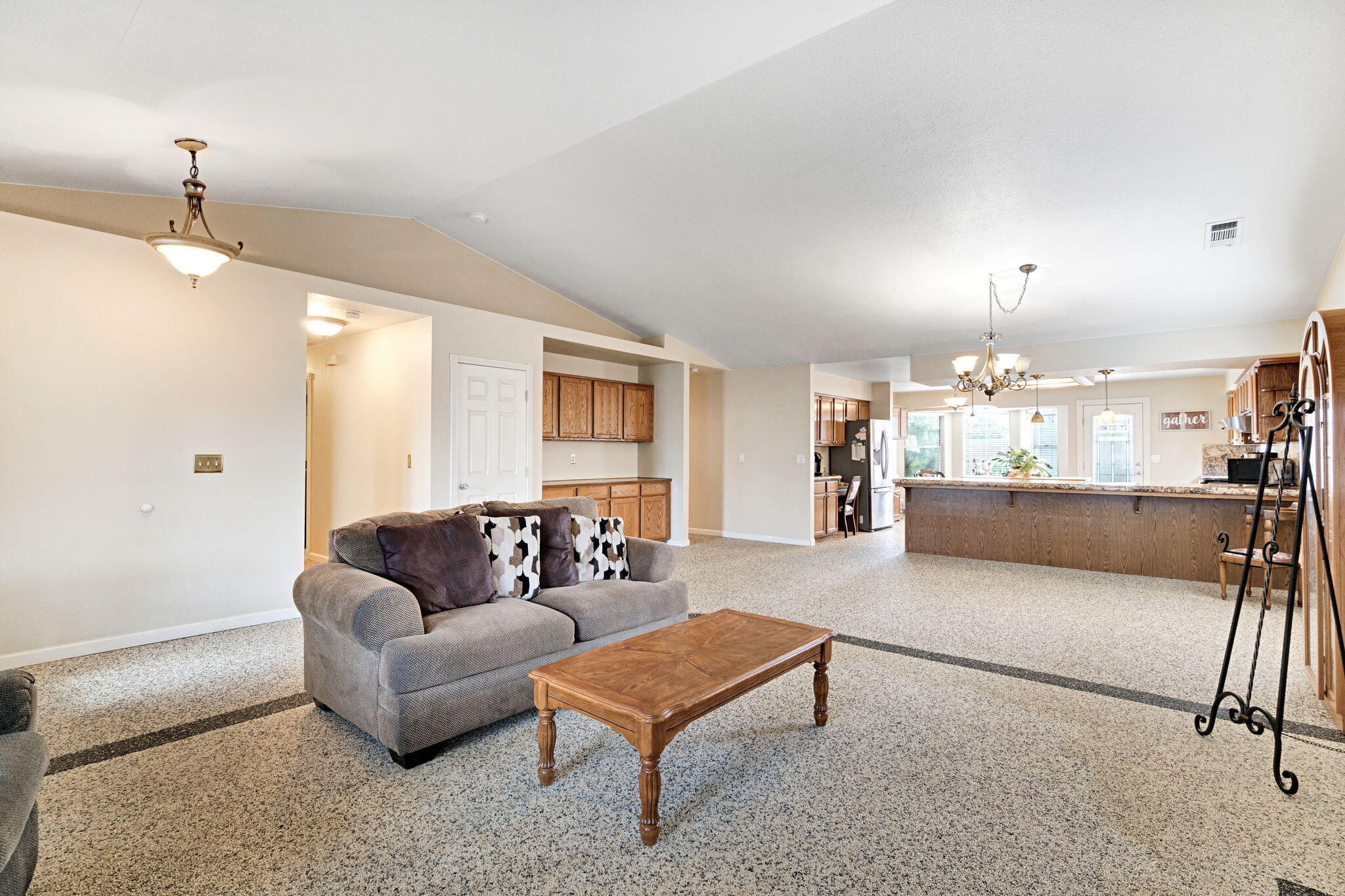 73 Devon Dr, Lemoore, CA 93245