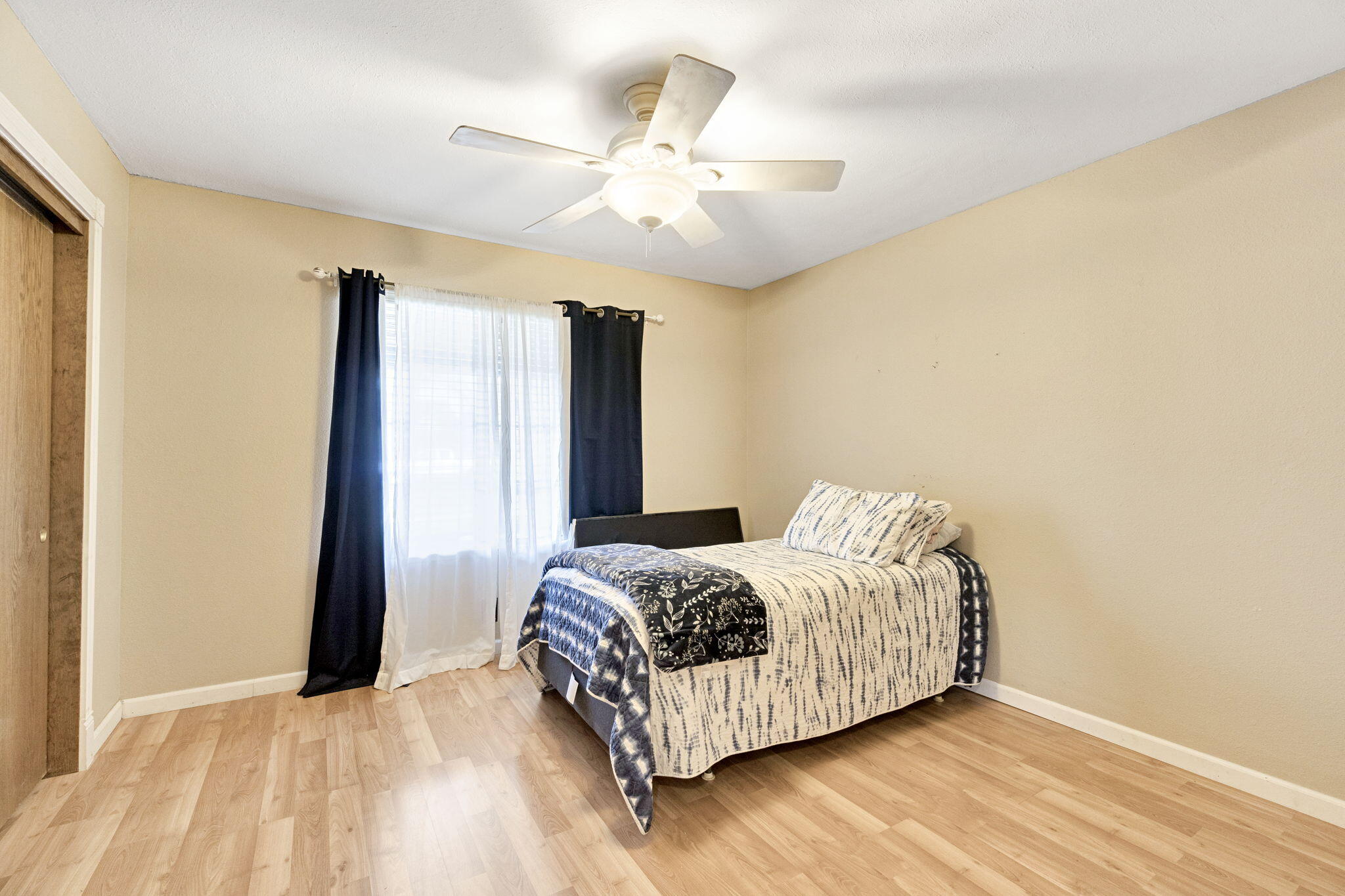 73 Devon Dr, Lemoore, CA 93245