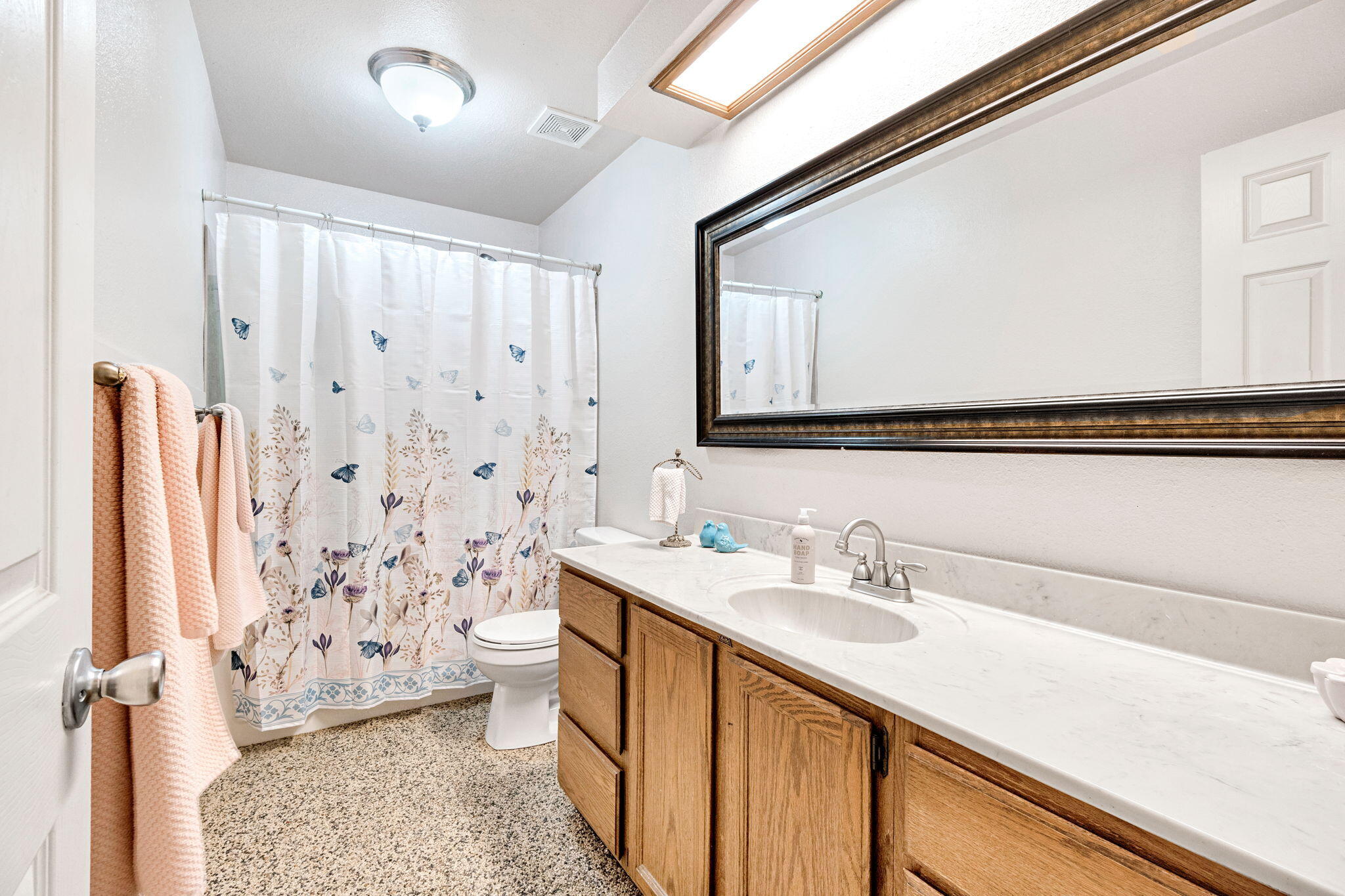 73 Devon Dr, Lemoore, CA 93245