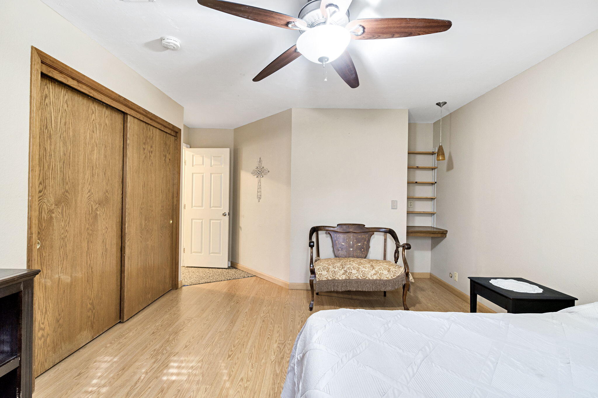 73 Devon Dr, Lemoore, CA 93245