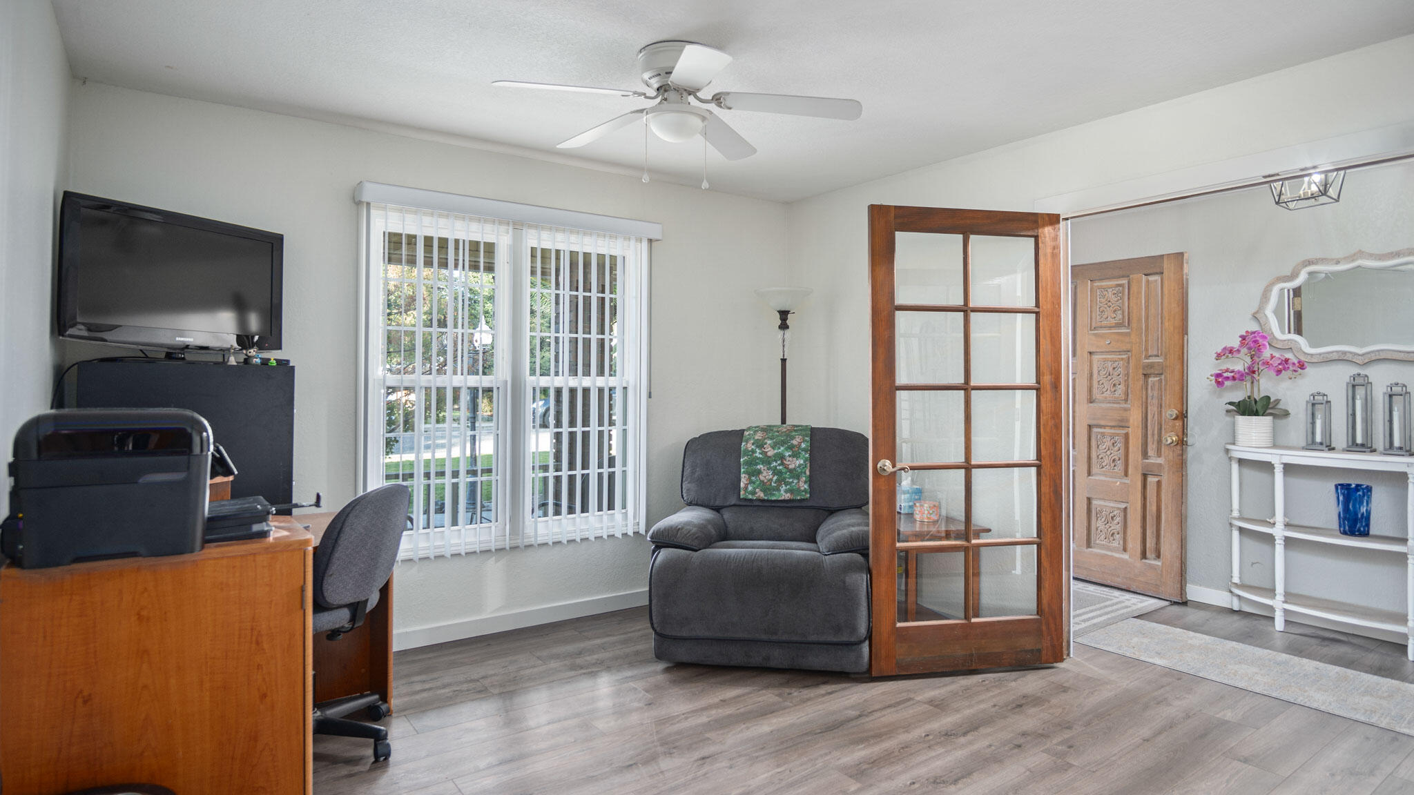 2335 E Harvard Ct, Visalia, CA 93292