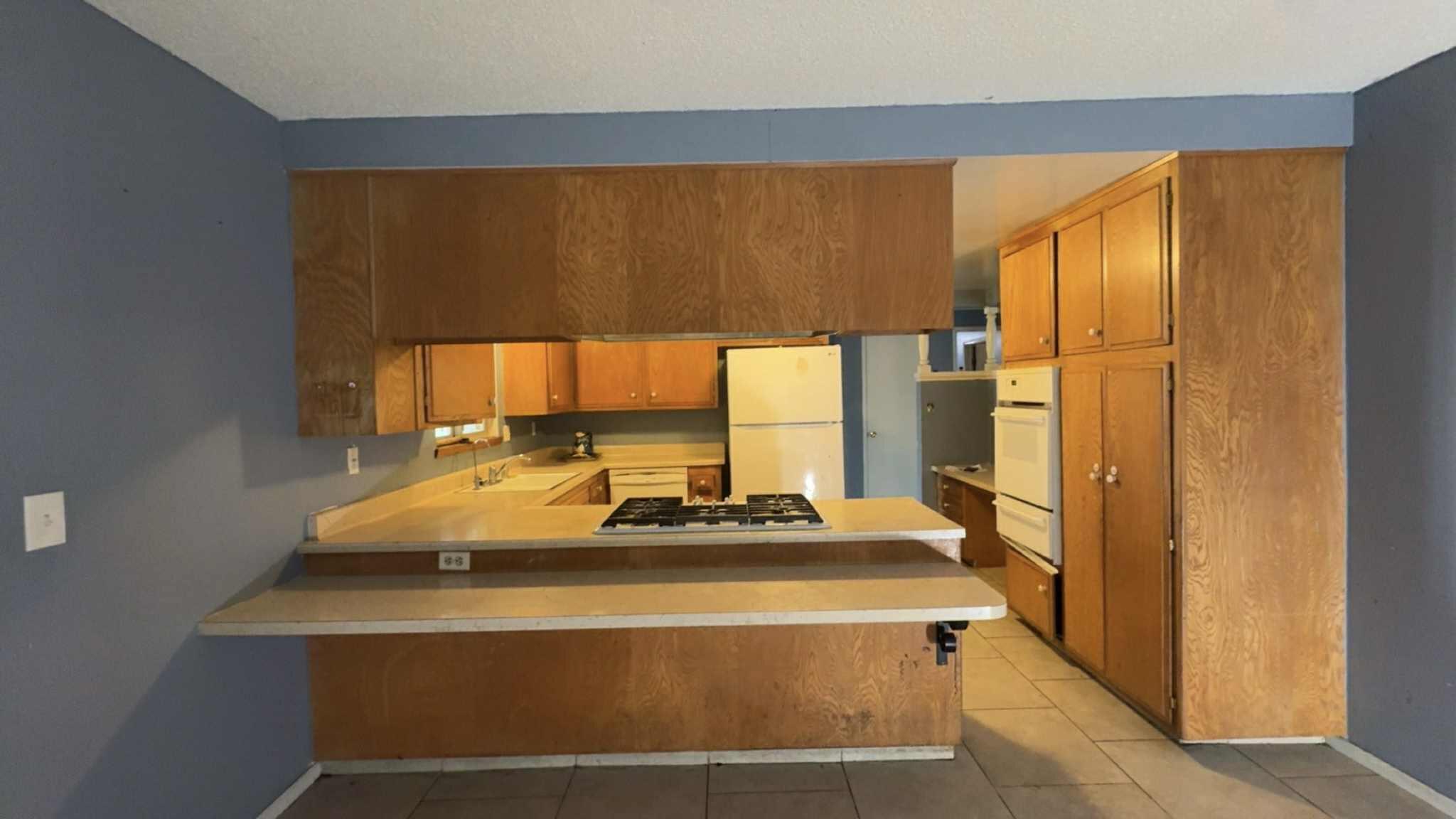 2646 S Fairway Ct, Visalia, CA 93277