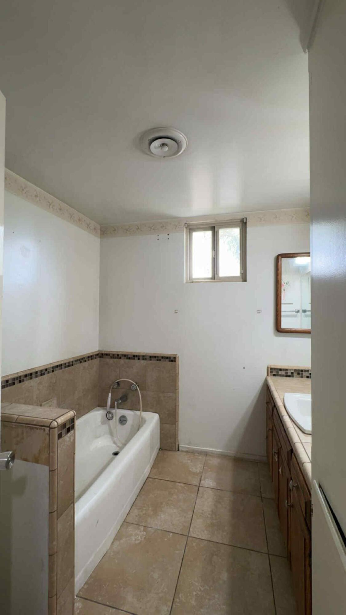 2646 S Fairway Ct, Visalia, CA 93277