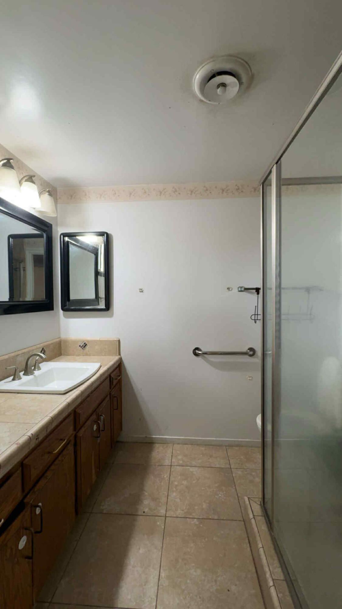 2646 S Fairway Ct, Visalia, CA 93277