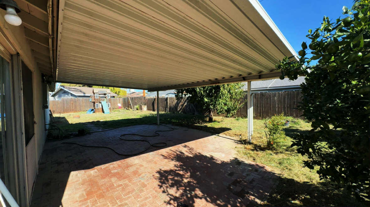 2646 S Fairway Ct, Visalia, CA 93277