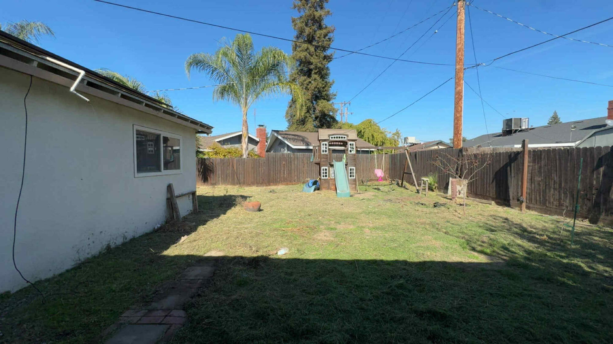 2646 S Fairway Ct, Visalia, CA 93277