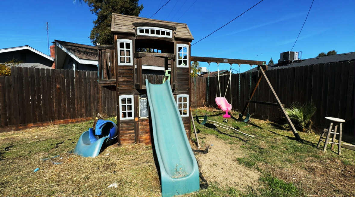 2646 S Fairway Ct, Visalia, CA 93277