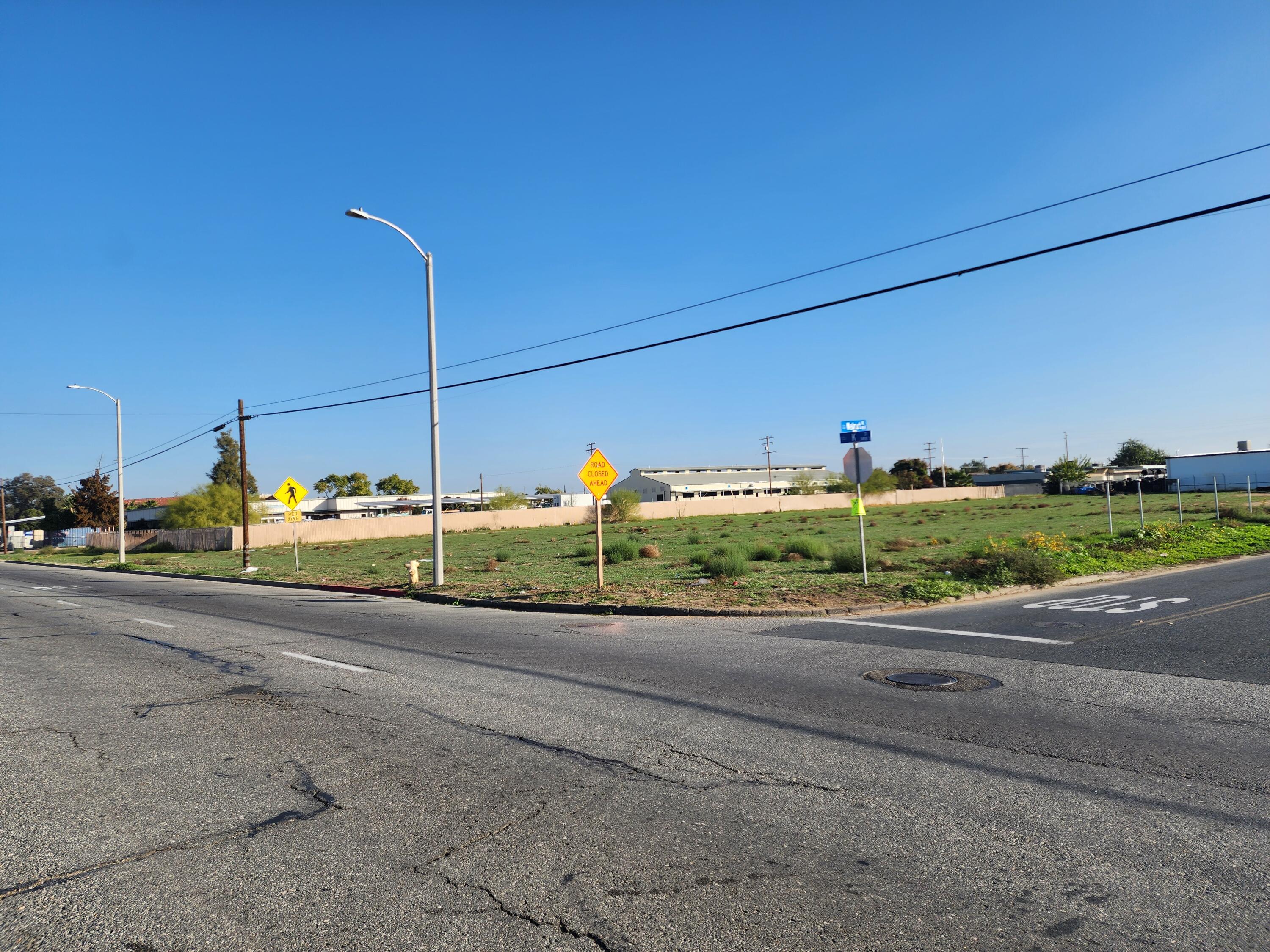 1316 S K St, Tulare, CA 93274