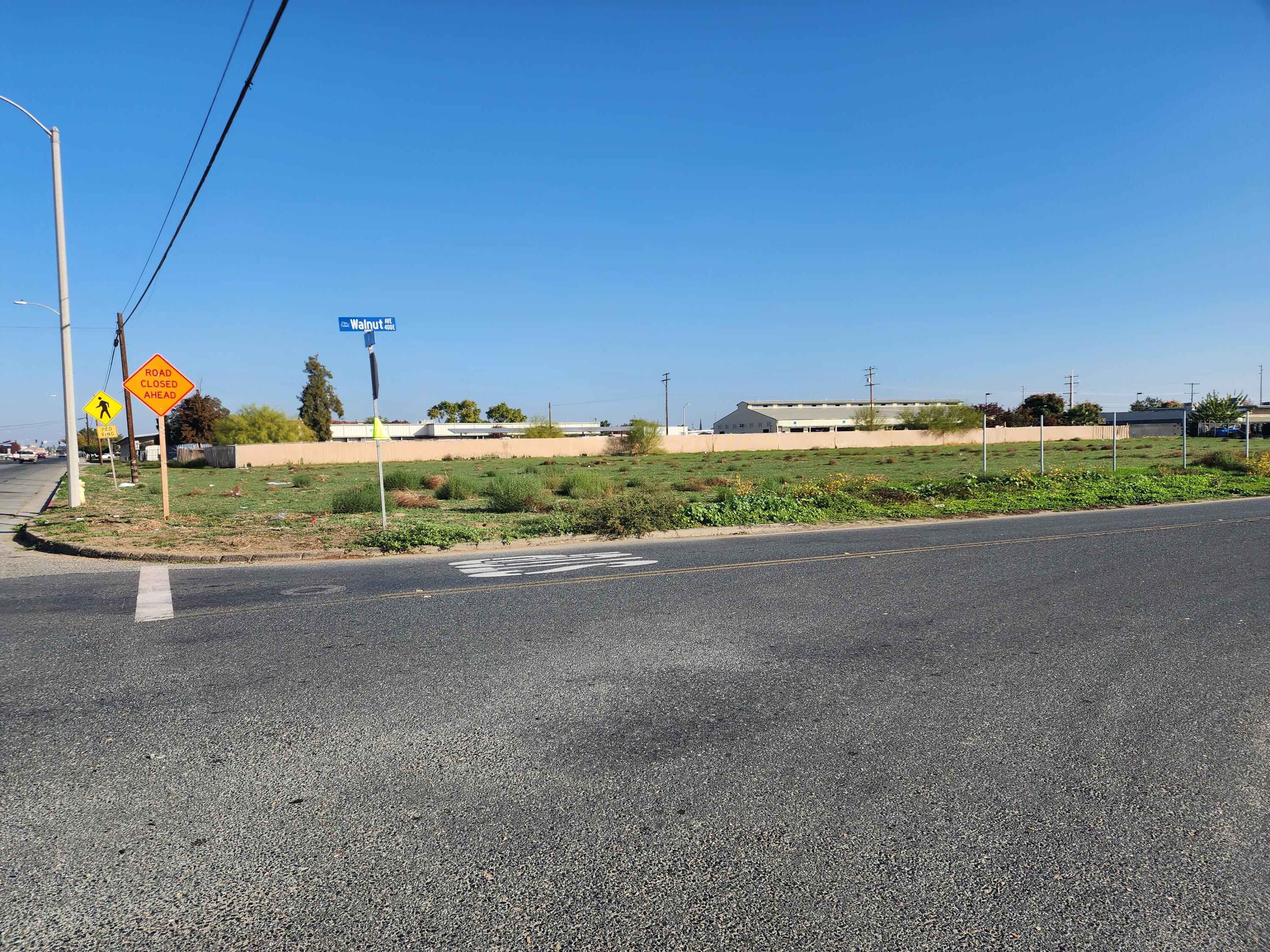 1316 S K St, Tulare, CA 93274