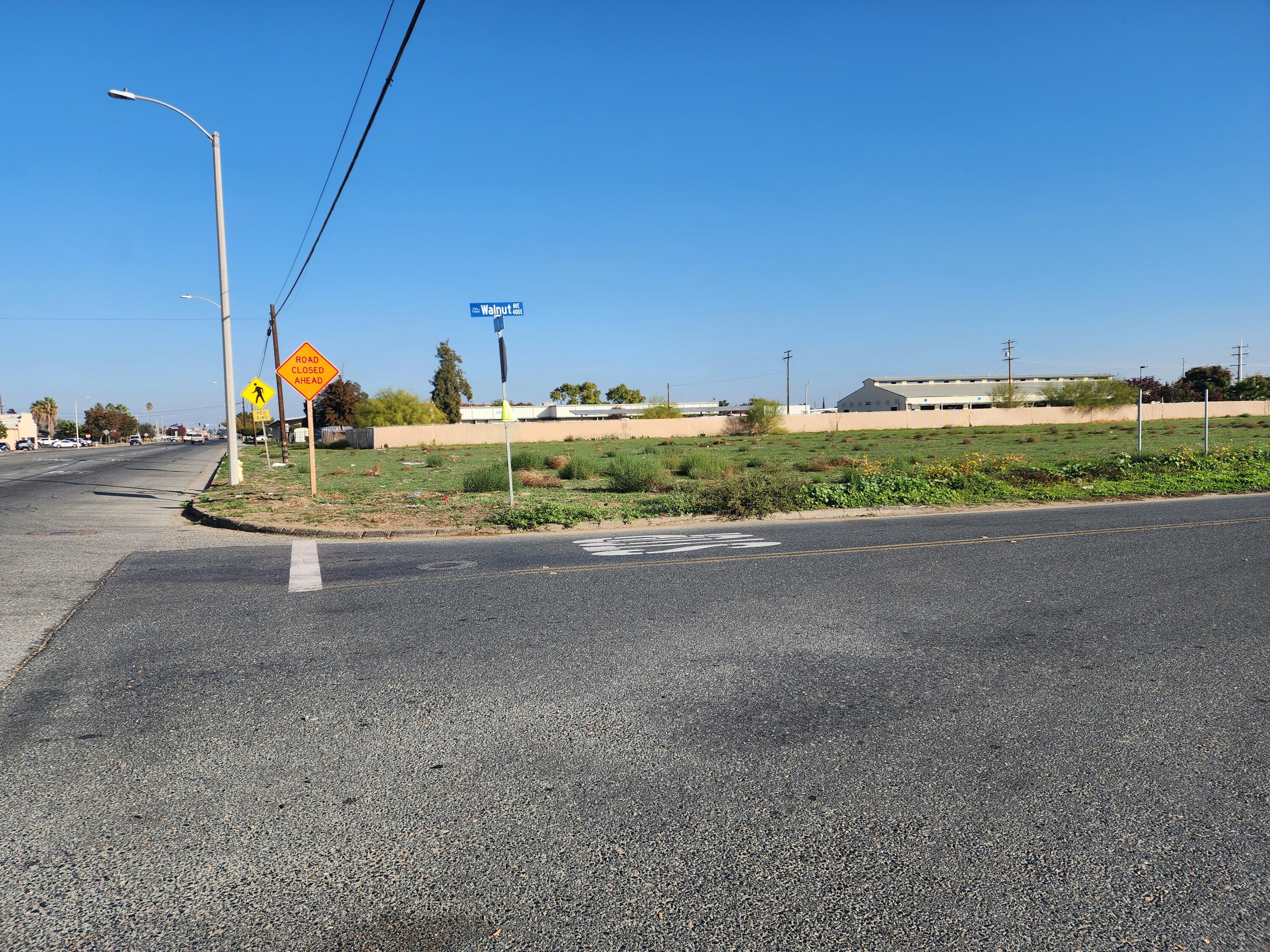 1316 S K St, Tulare, CA 93274