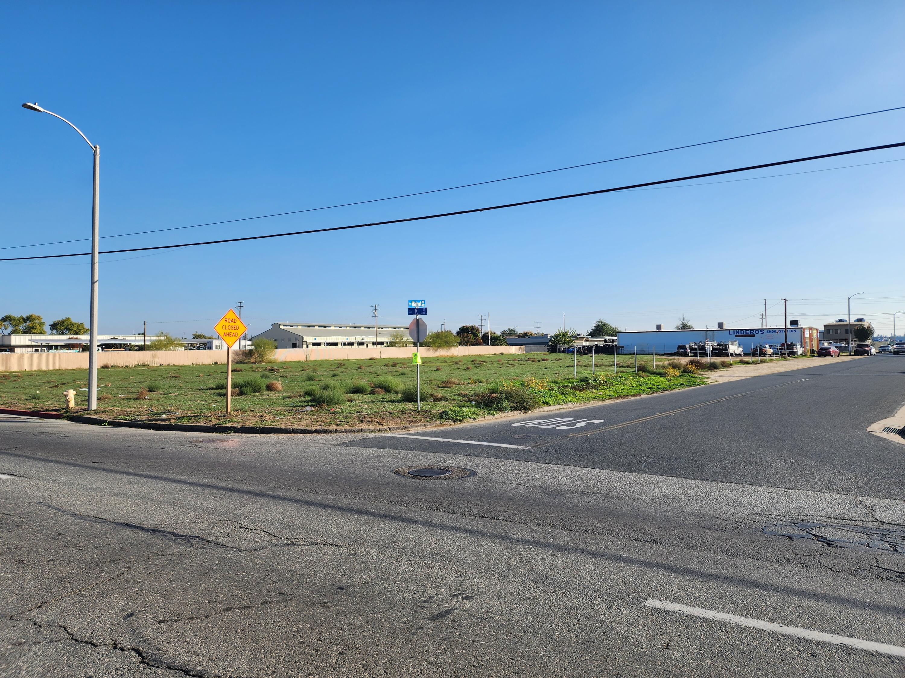 1316 S K St, Tulare, CA 93274