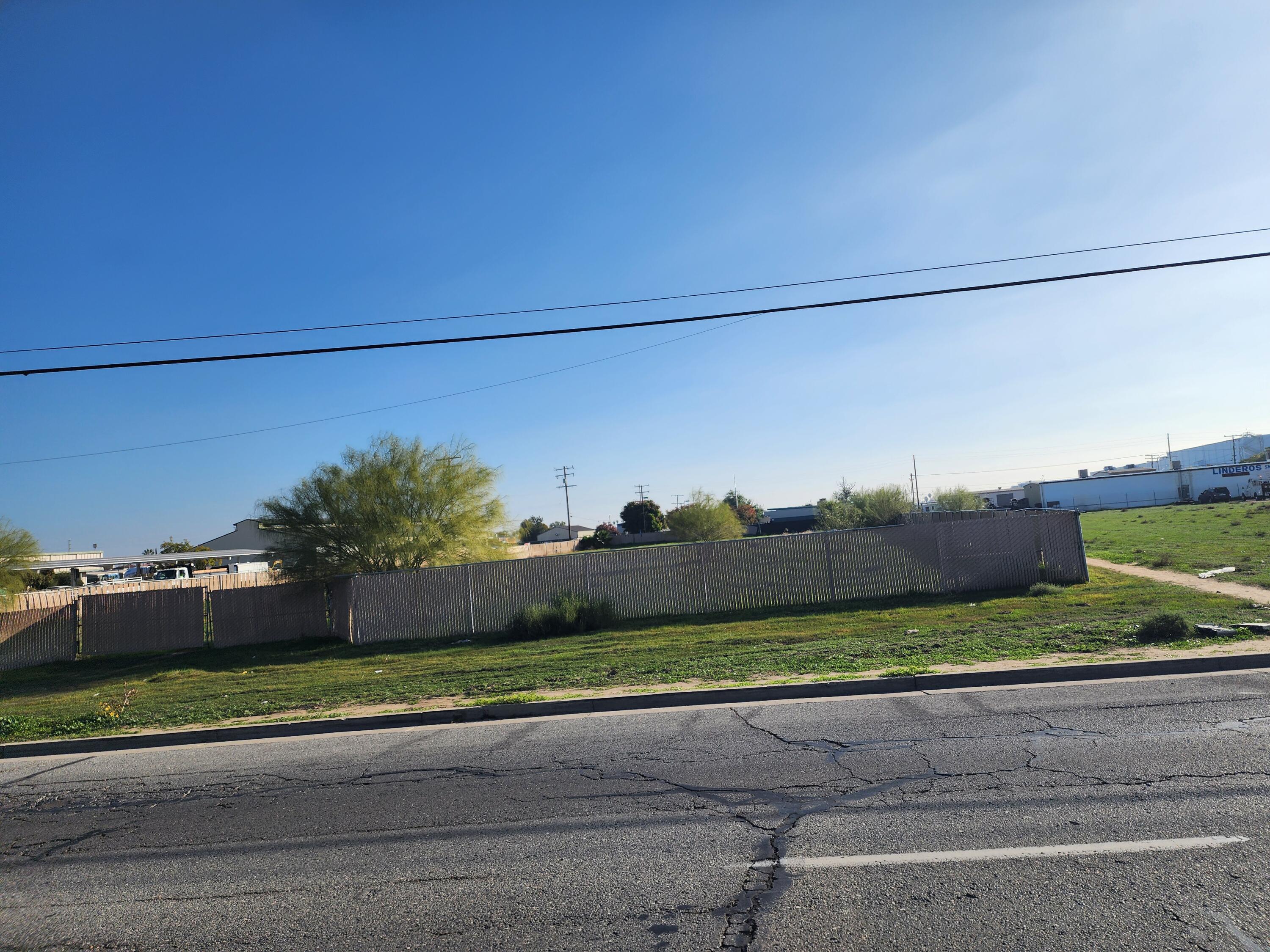 1316 S K St, Tulare, CA 93274