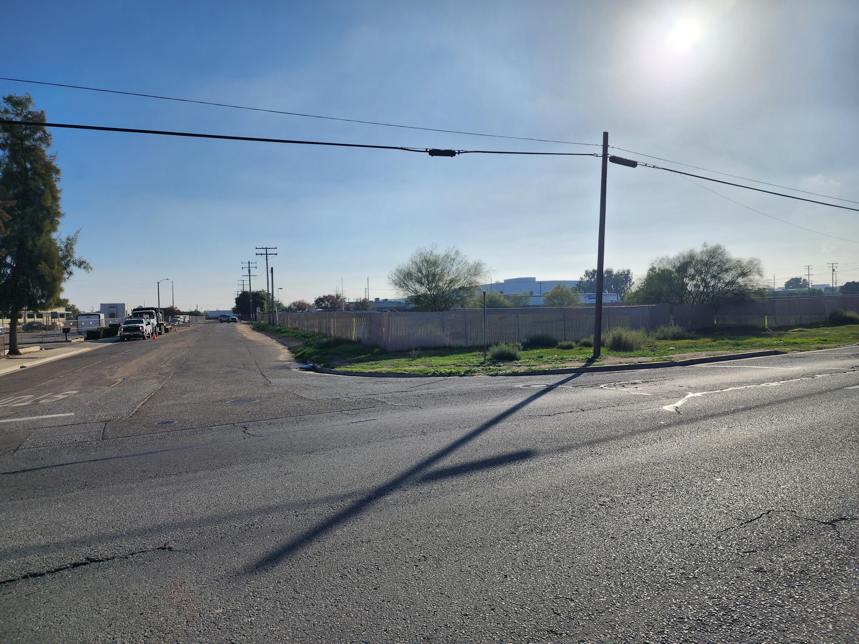 1316 S K St, Tulare, CA 93274