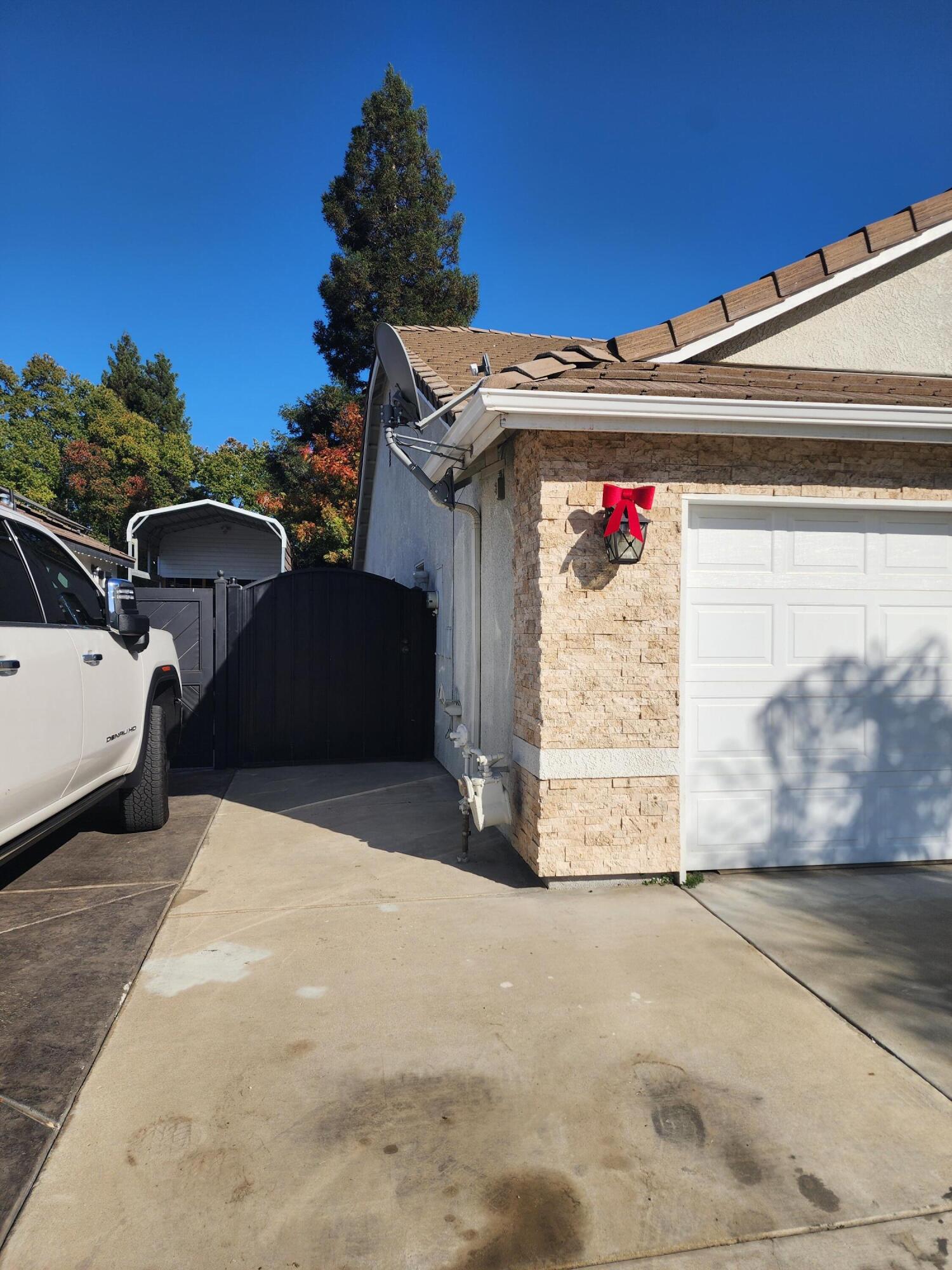 1750 Riesling St, Tulare, CA 93274